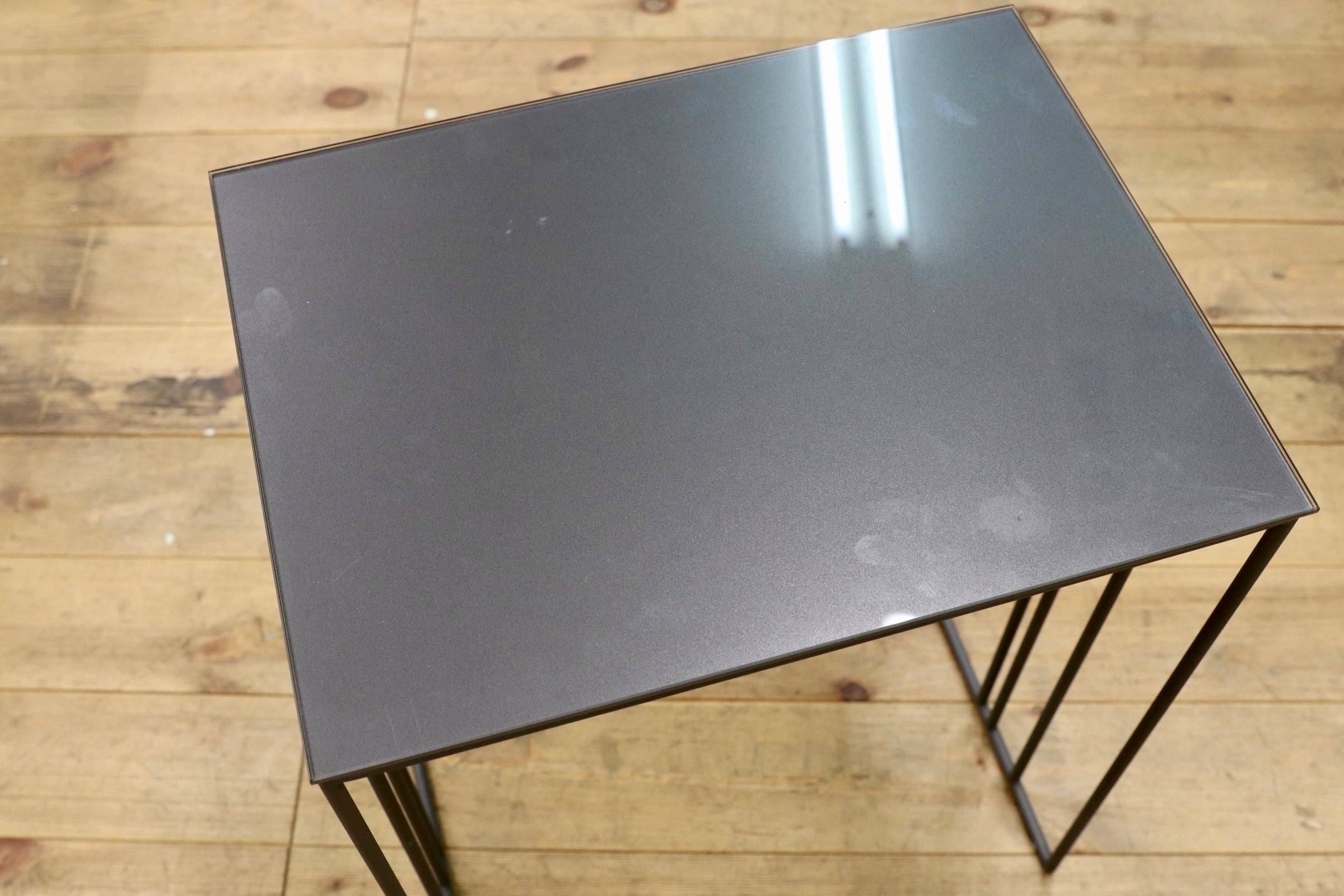 GMJK294○BoConcept / ボーコンセプト ALBA アルバ サイドテーブル ガラステーブル Morten Georgsen スチール 北欧モダン 展示品