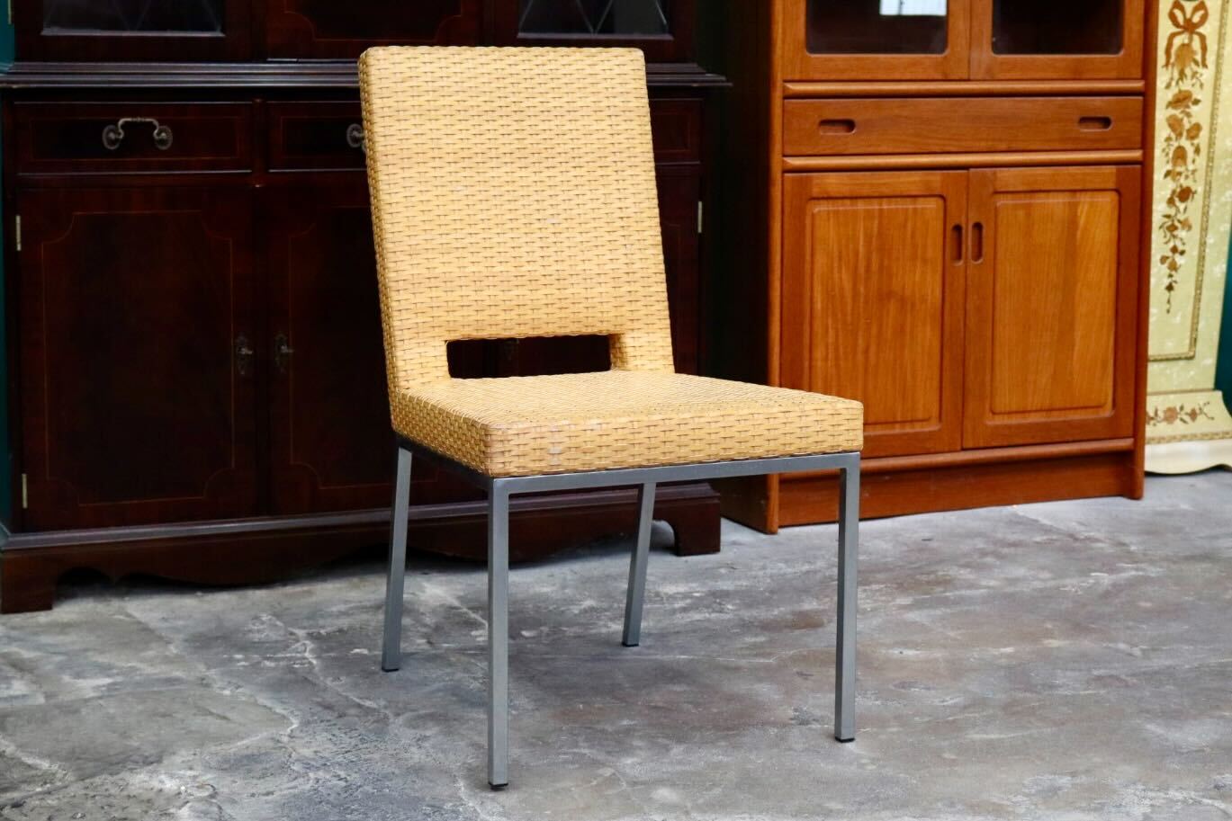 GMIK490B○HUKLA / 日本フクラ ヴァンテ VENTER ダイニングチェア アームレスチェア 椅子 レザー 水牛革編み モダン 国産家具