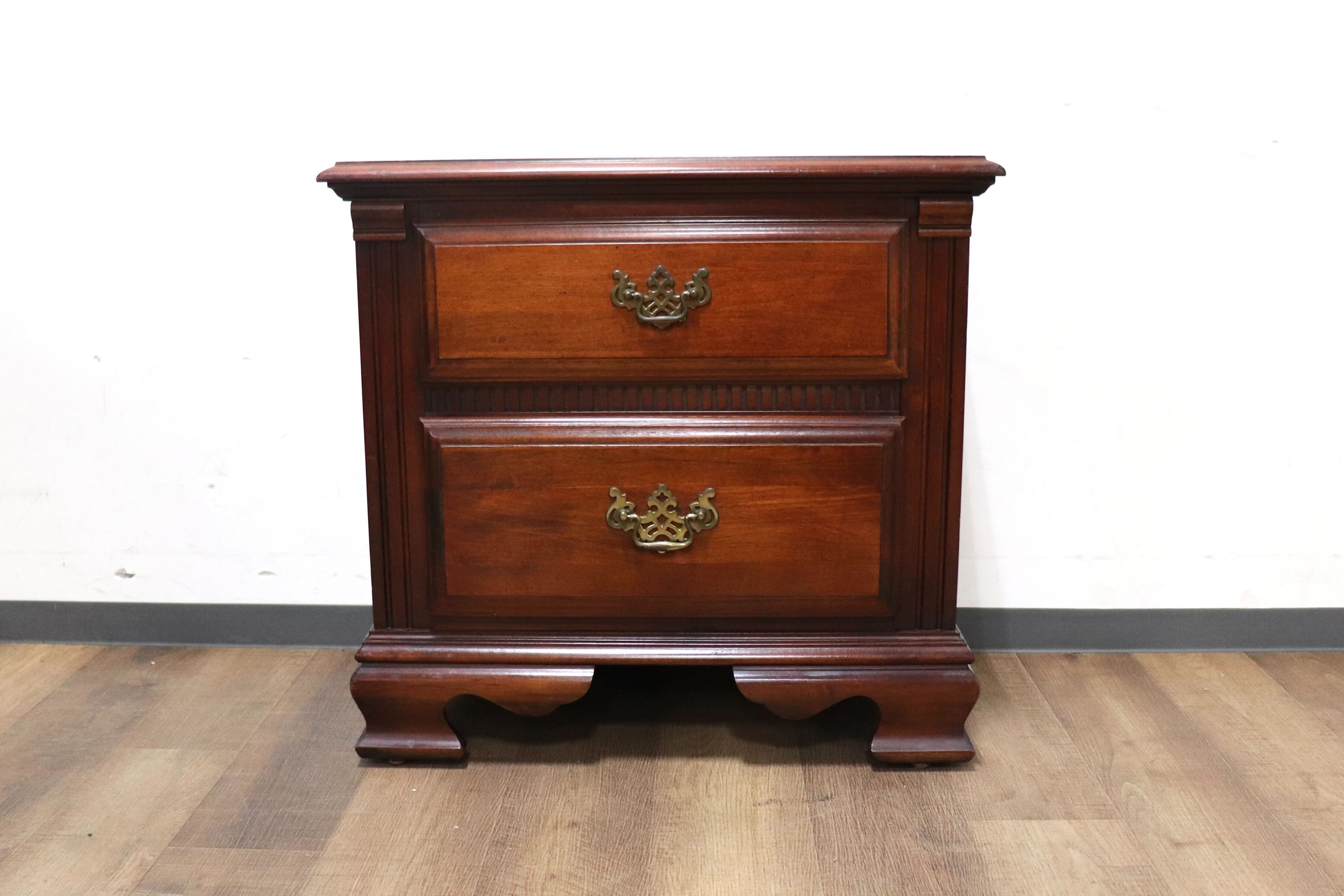 GMHH128B○STANLEY FURNITURE / スタンレー ファニチャー 2段チェスト ナイトテーブ キャビネット アンティーク アメリカ老舗高級家具