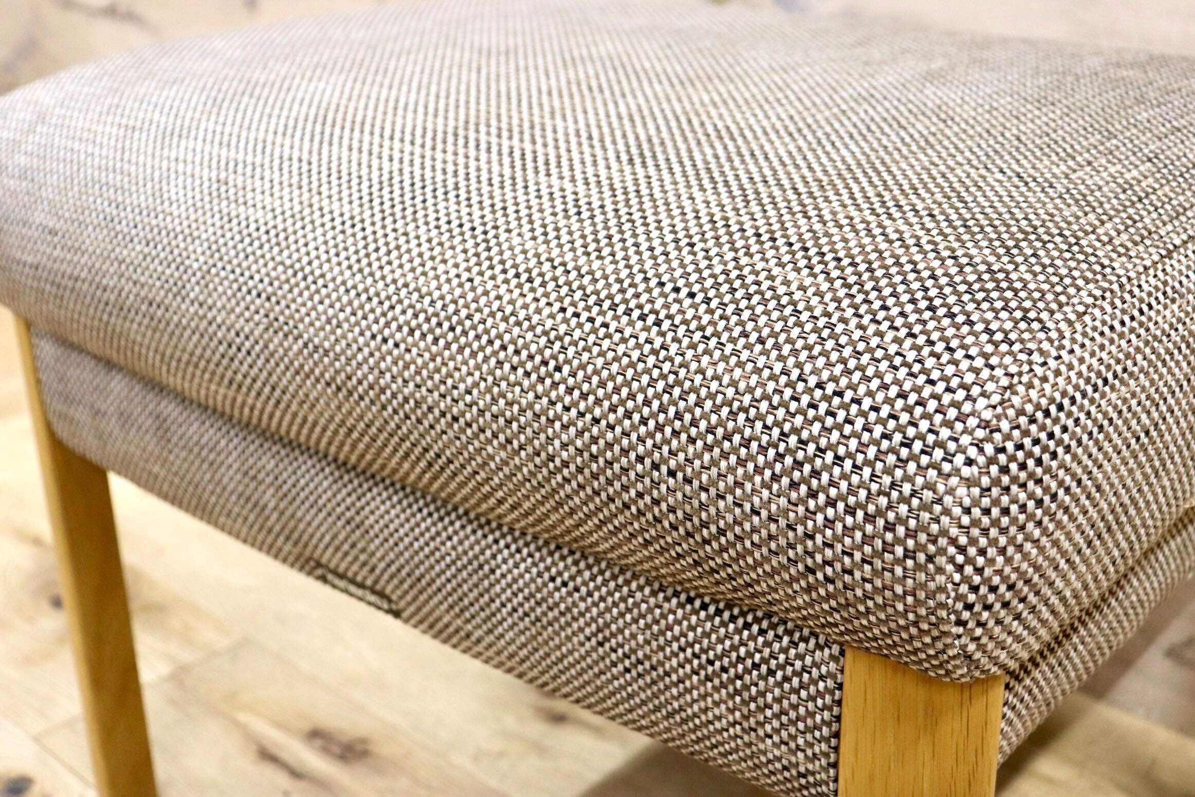 GMIS190A○karimoku / カリモク オットマン スツール ファブリック オーク材 ナチュラル シンプル モダン 国産家具 展示品 定価約6.1万