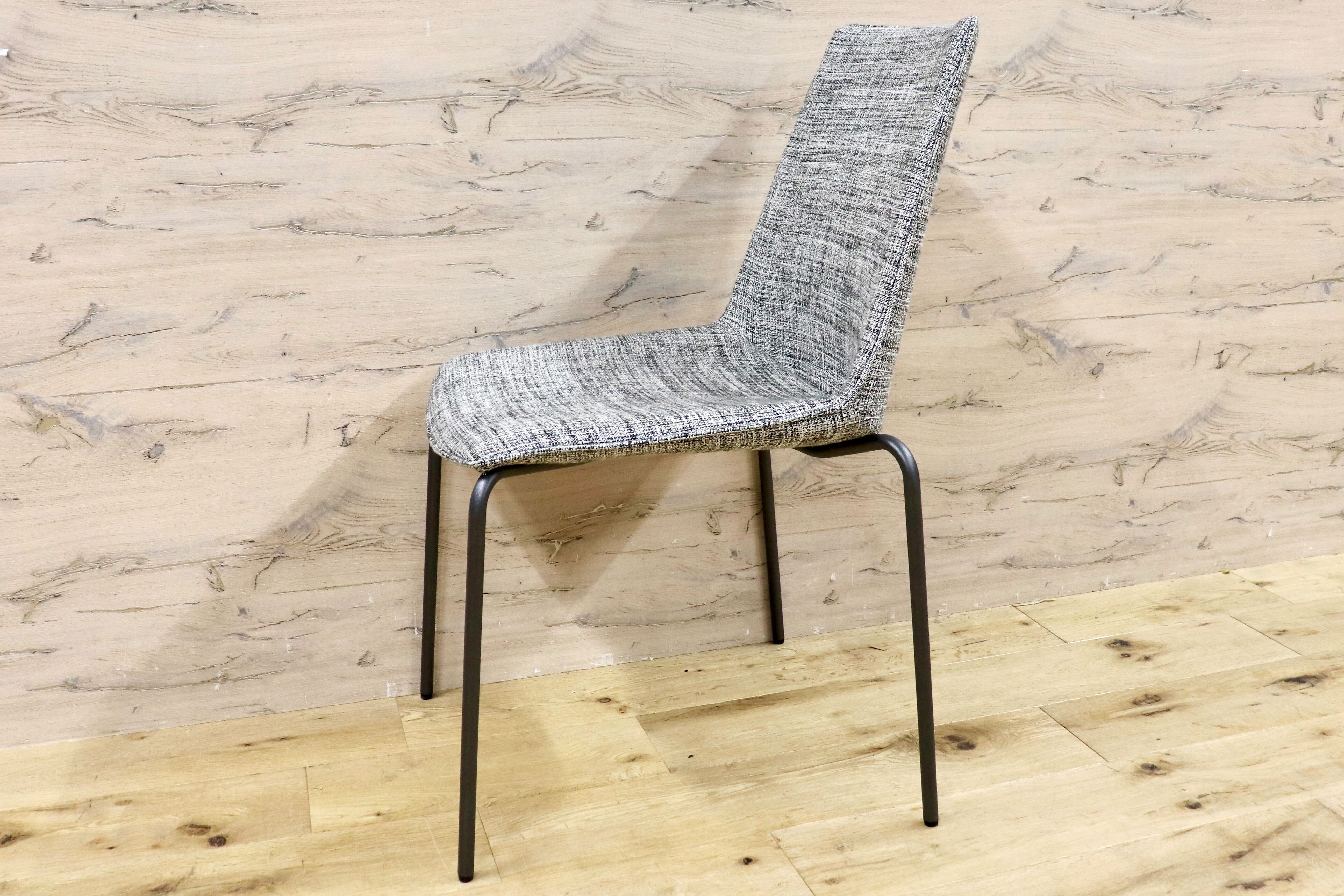 GMHH398B○HUKLA / フクラ LINTE ファブリック モダン ダイニングチェア 椅子 チェア アームレスチェア 定価約6万 モデルルーム展示品