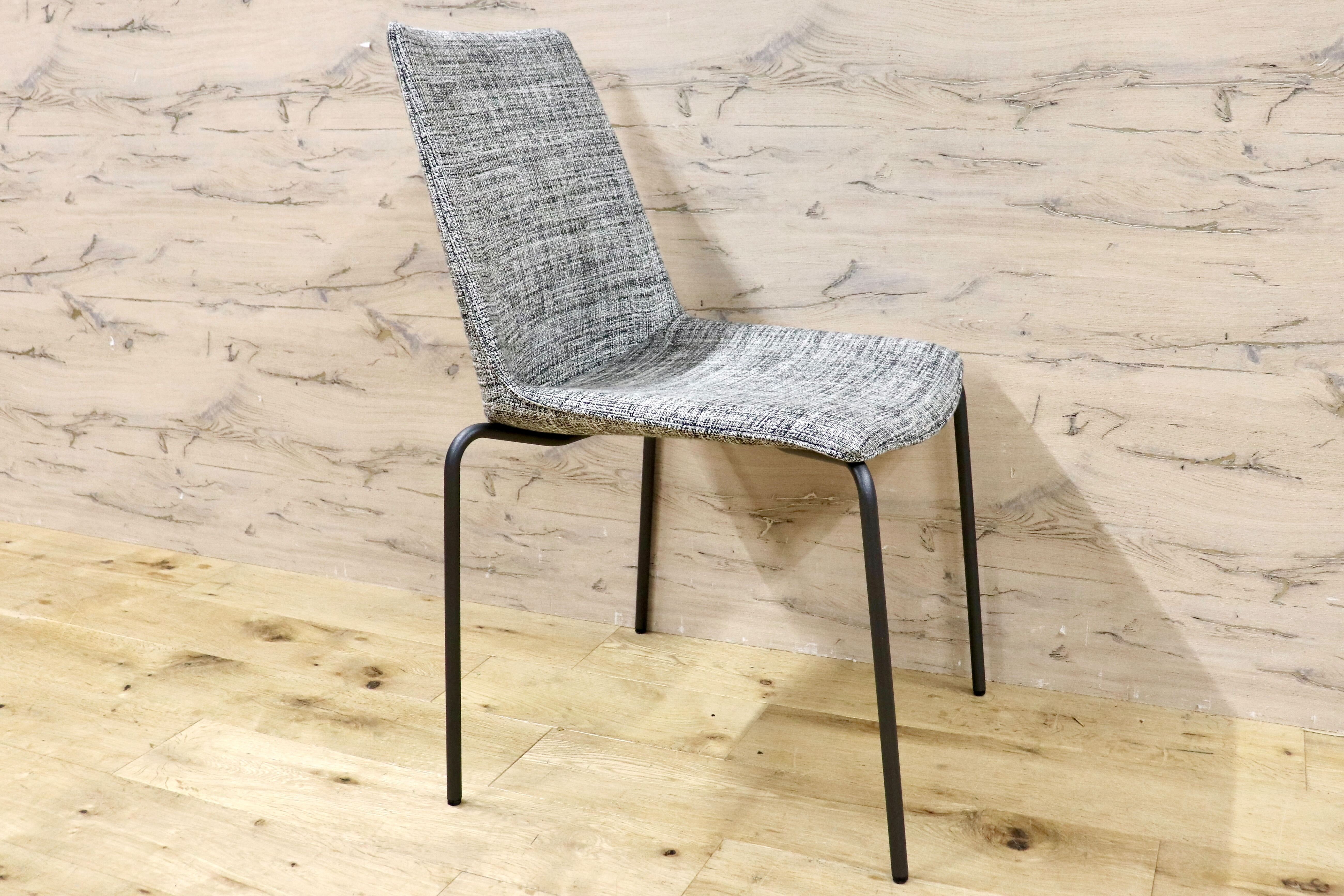 GMHH398B○HUKLA / フクラ LINTE ファブリック モダン ダイニングチェア 椅子 チェア アームレスチェア 定価約6万 モデルルーム展示品