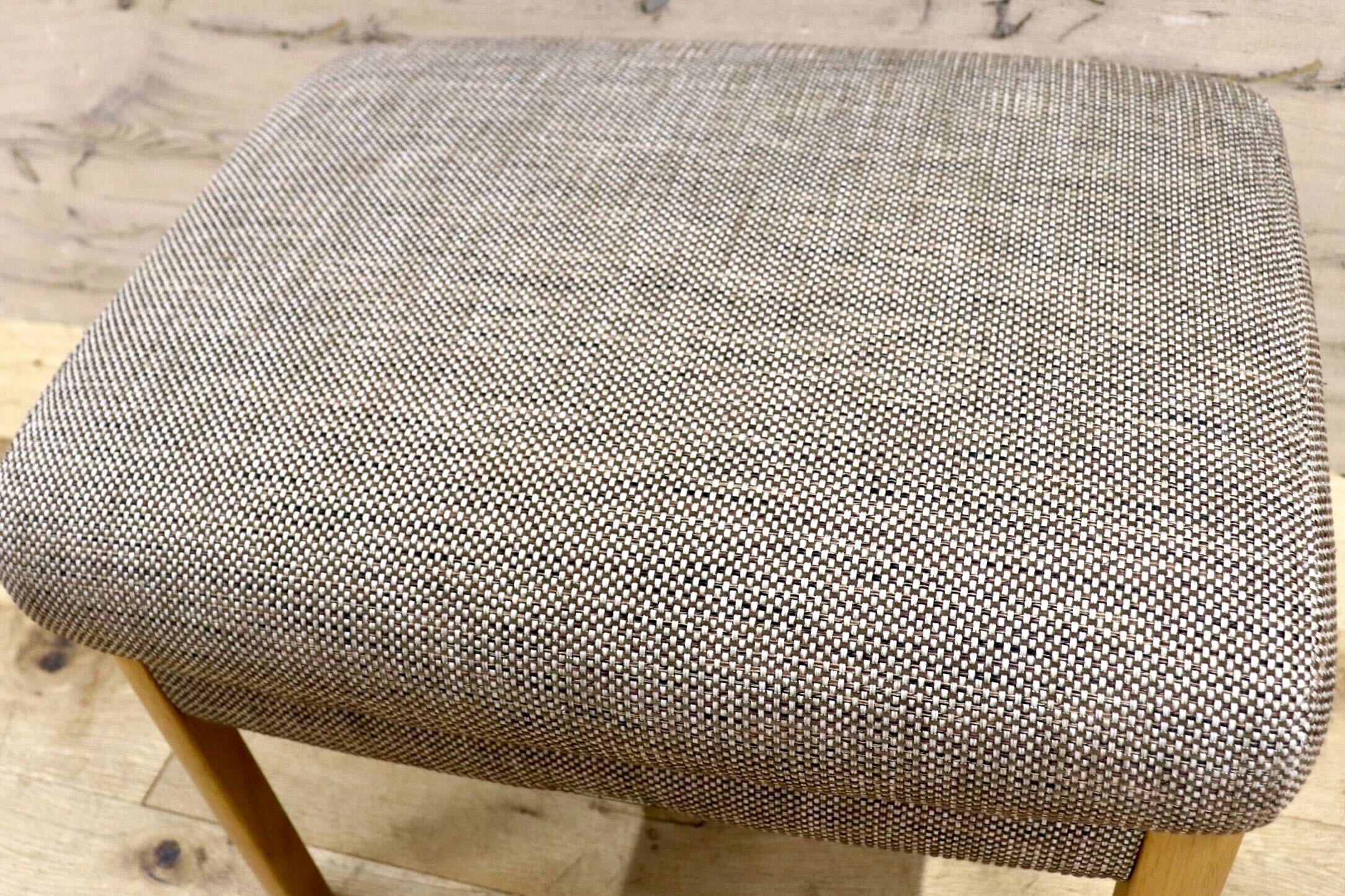 GMIS190A○karimoku / カリモク オットマン スツール ファブリック オーク材 ナチュラル シンプル モダン 国産家具 展示品 定価約6.1万