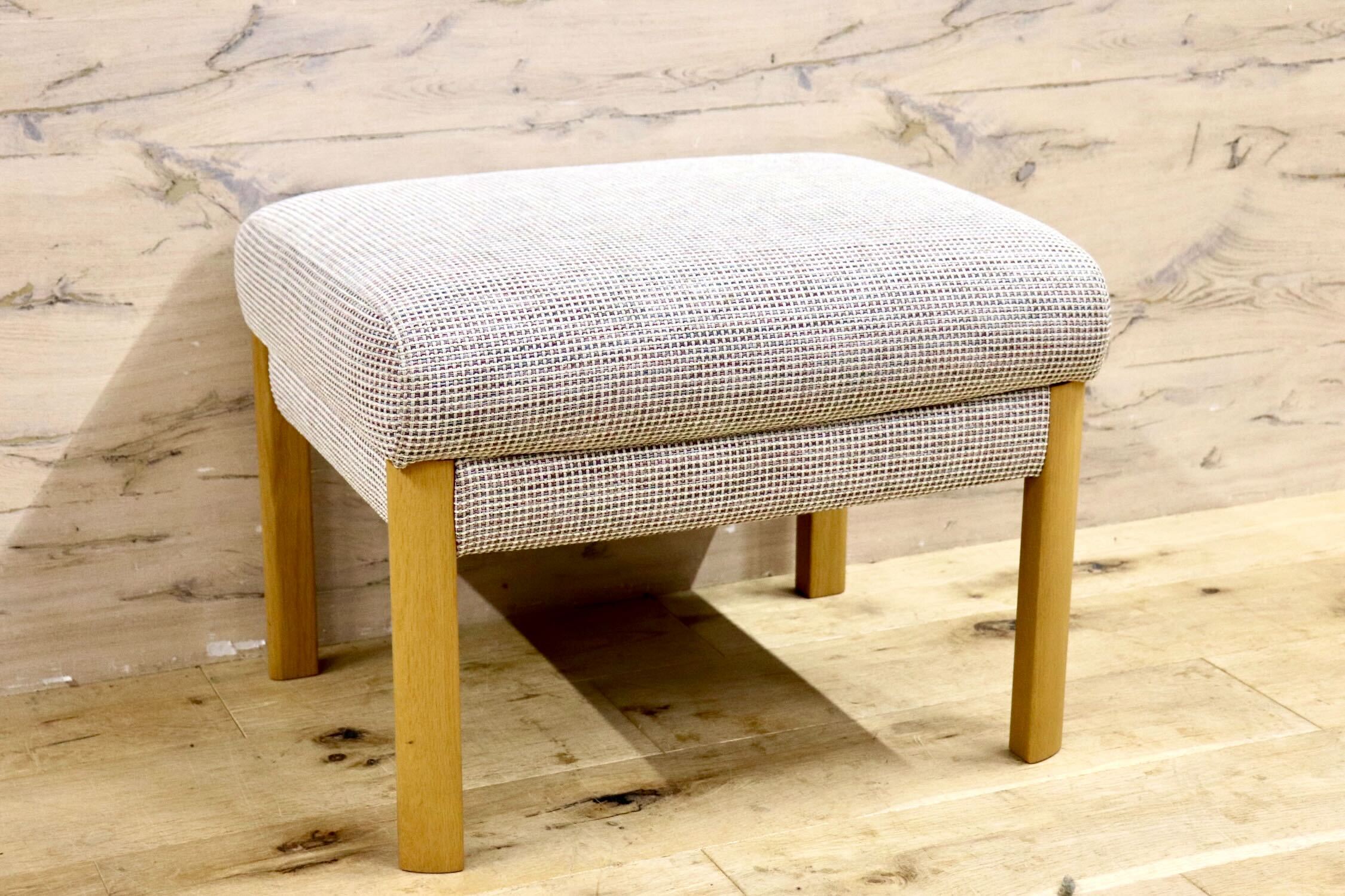 GMIS190B○karimoku / カリモク オットマン スツール ファブリック オーク材 ナチュラル シンプル モダン 国産家具 展示品 定価約6.1万