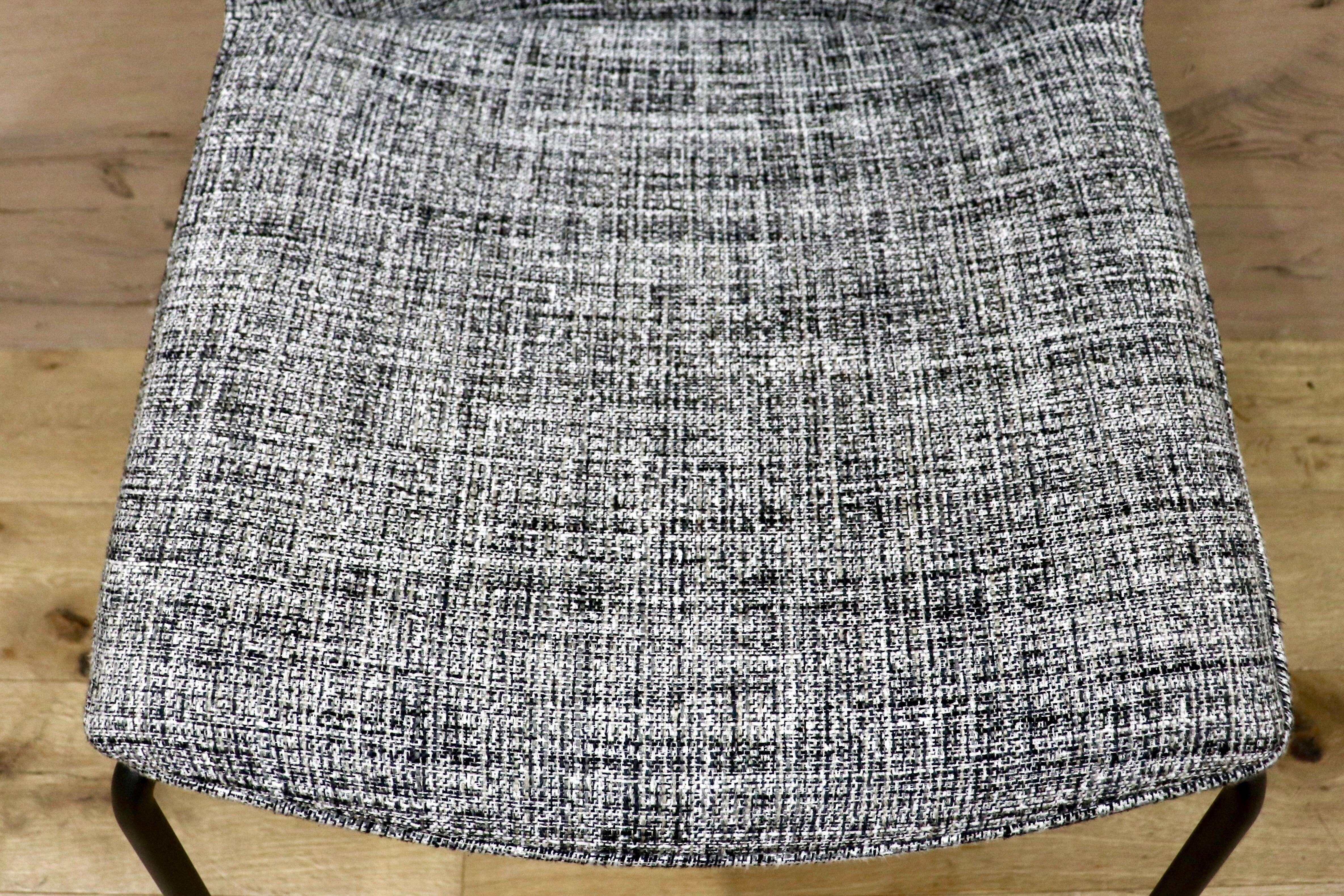 GMHH398B○HUKLA / フクラ LINTE ファブリック モダン ダイニングチェア 椅子 チェア アームレスチェア 定価約6万 モデルルーム展示品