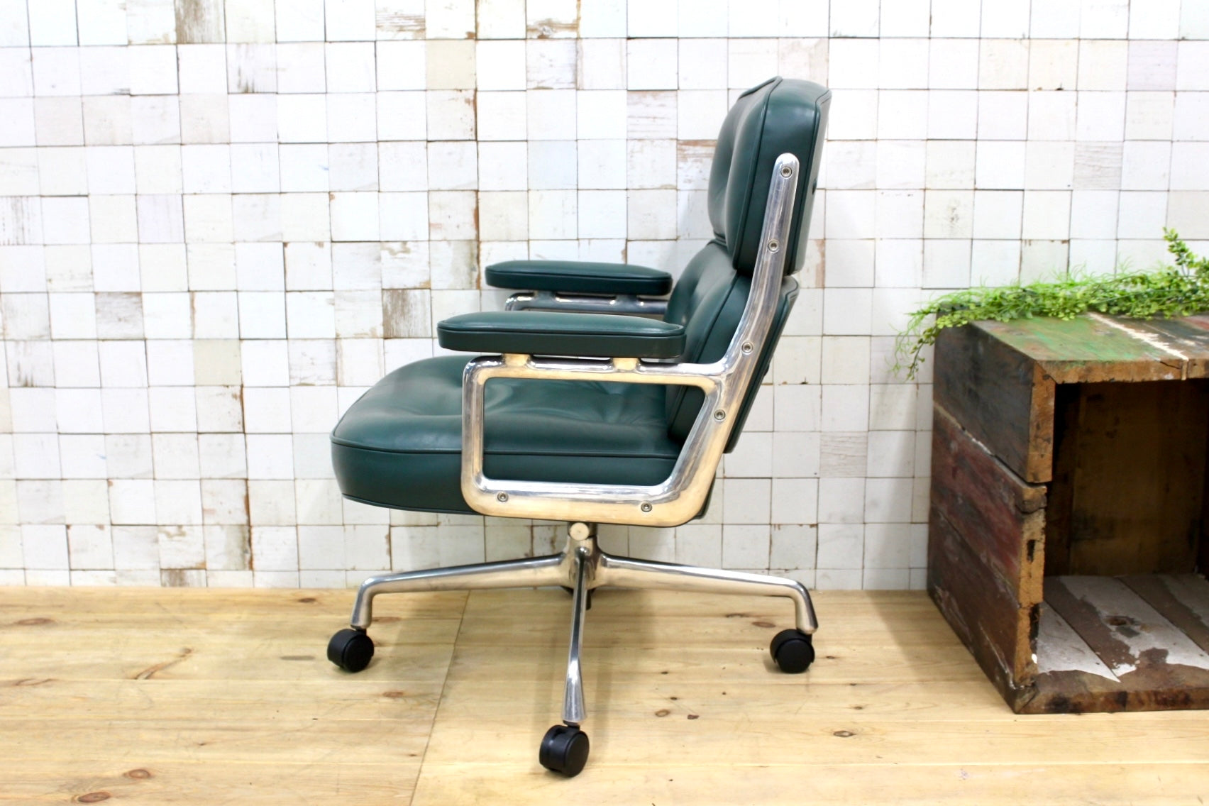 GMJO87L○Herman Miller / ハーマンミラー イームズ エグゼクティブチェア タイムライフチェア 本革 グリーン チャールズ&レイ 定価約95万