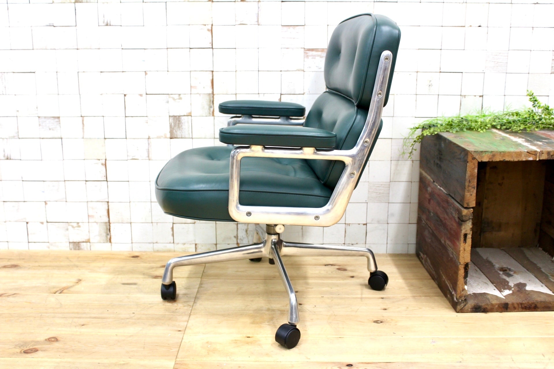 GMJO87P○Herman Miller / ハーマンミラー イームズ エグゼクティブチェア タイムライフチェア 本革 グリーン チャールズ&レイ 定価約95万