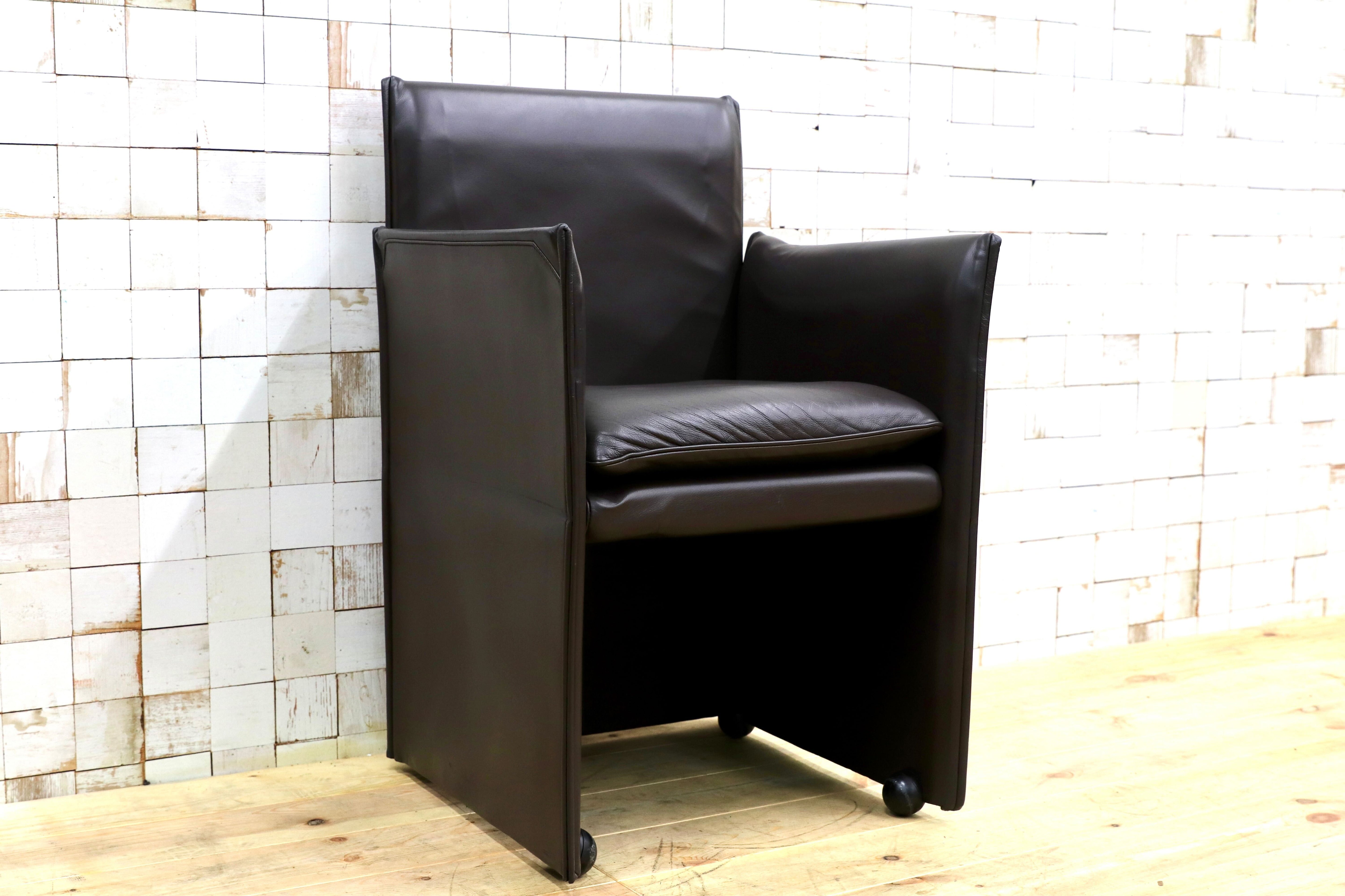 GMHK778A○Cassina / カッシーナ BREAK ブレーク 本革 レザー アームチェア 椅子 キャスター付き マリオ・ベリーニ イタリアモダン 約56万