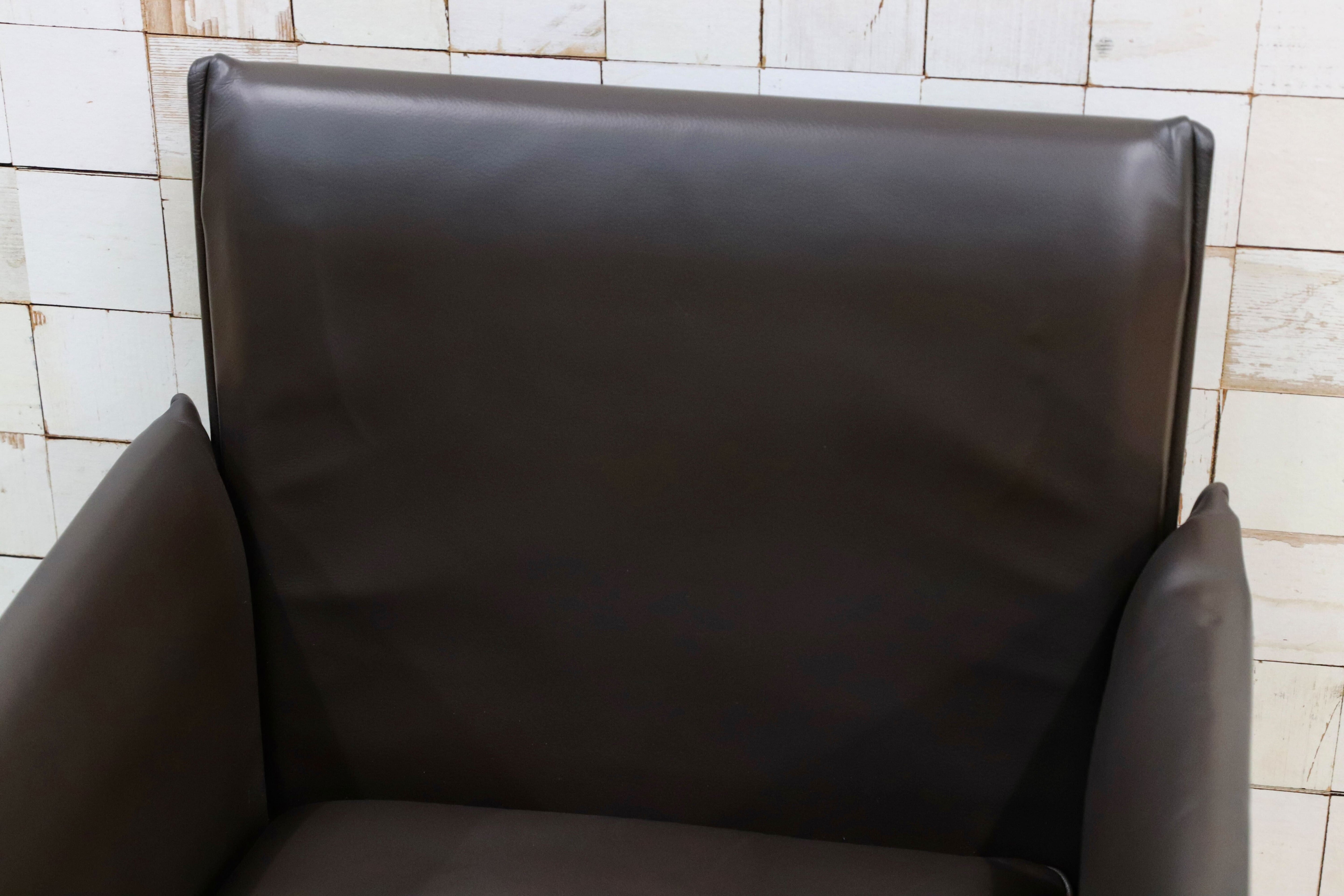 GMHK778A○Cassina / カッシーナ BREAK ブレーク 本革 レザー アームチェア 椅子 キャスター付き マリオ・ベリーニ イタリアモダン 約56万