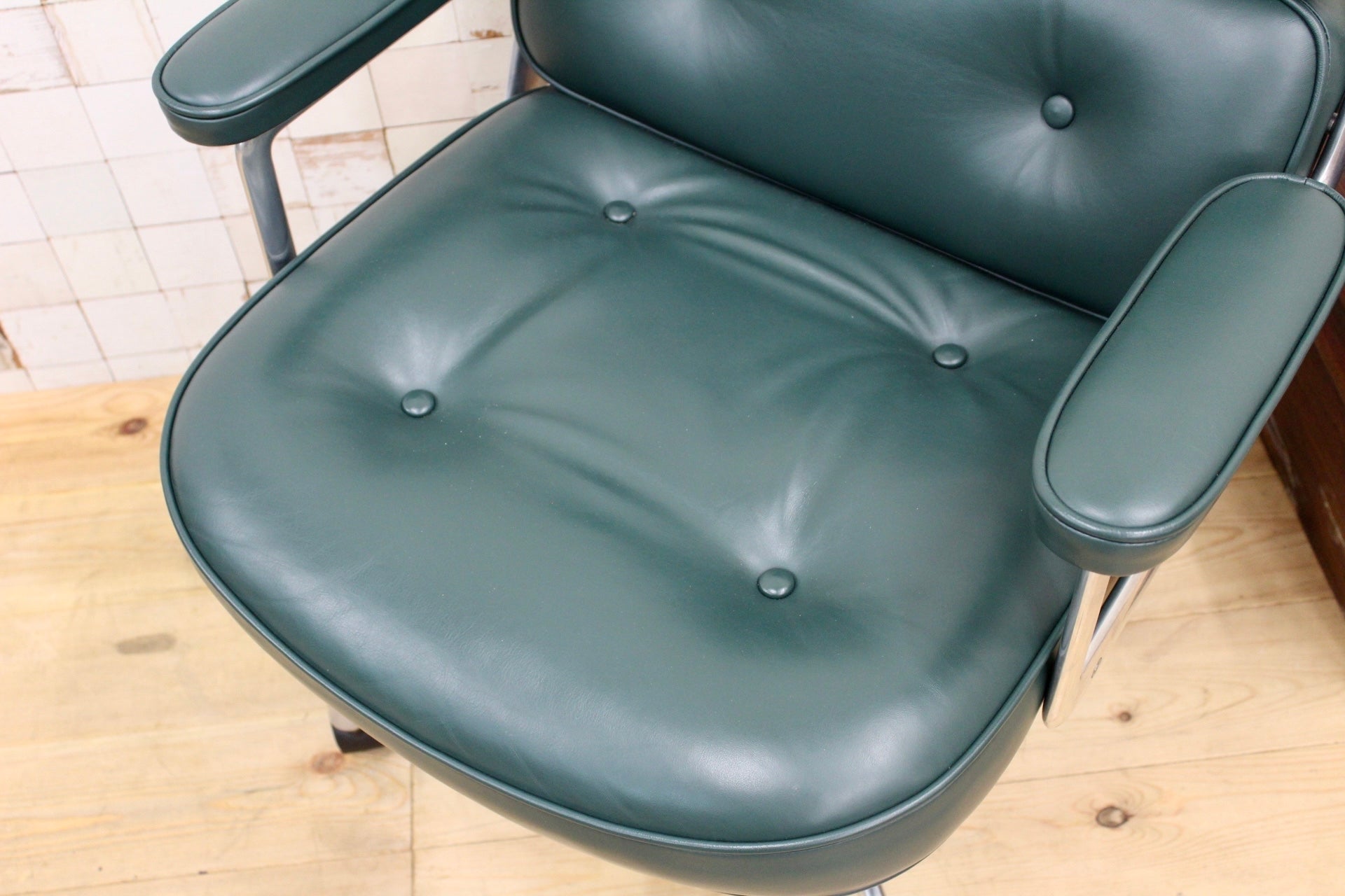 GMJO87R○Herman Miller / ハーマンミラー イームズ エグゼクティブチェア タイムライフチェア 本革 グリーン チャールズ&レイ 定価約95万