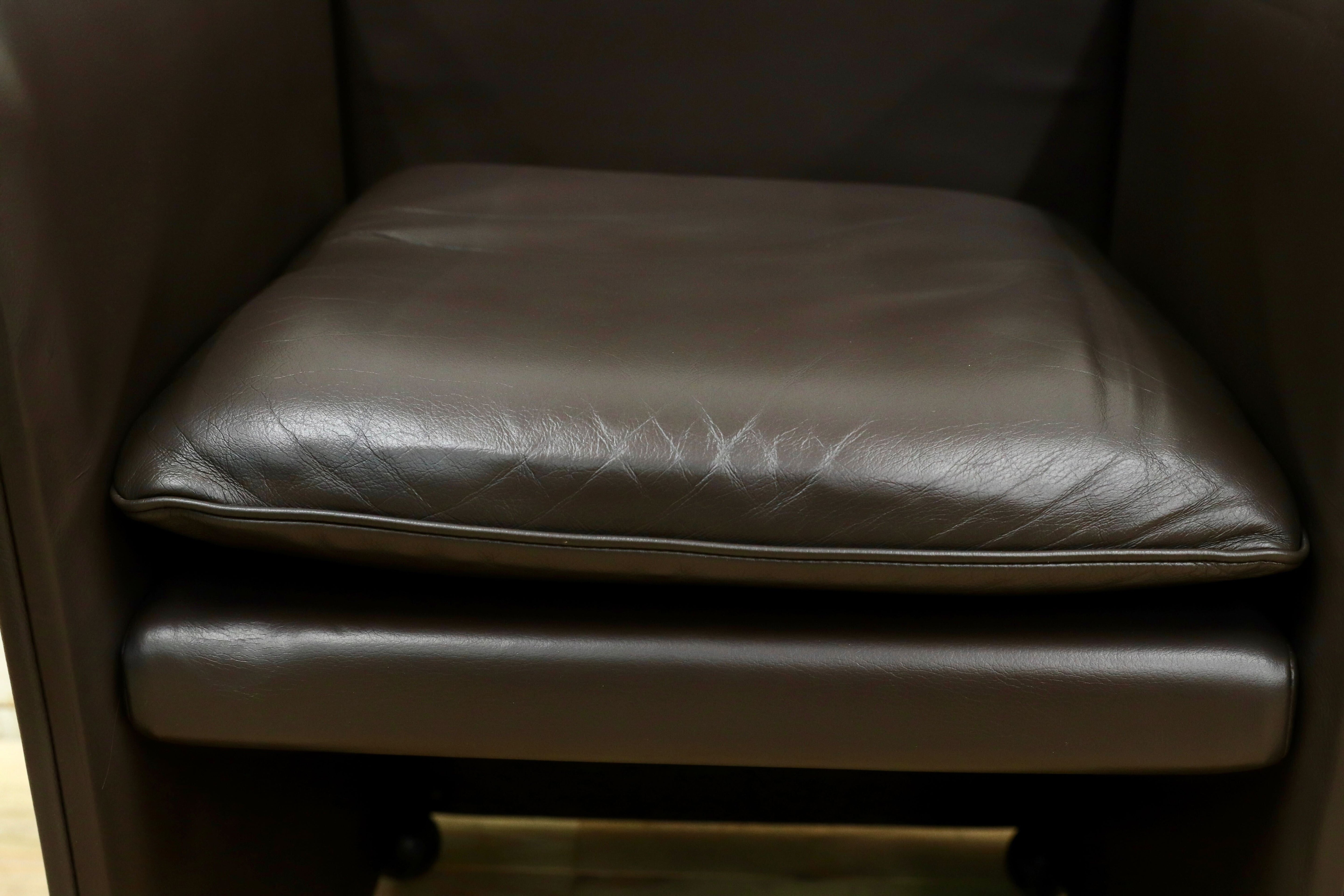 GMHK778B○Cassina / カッシーナ BREAK ブレーク 本革 レザー アームチェア 椅子 キャスター付き マリオ・ベリーニ イタリアモダン 約56万