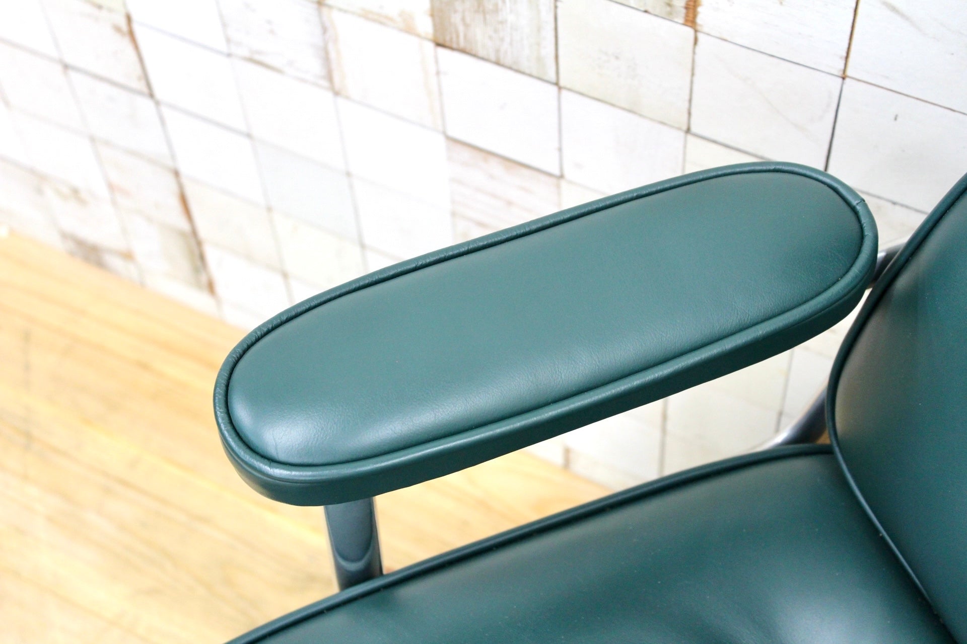 GMJO87R○Herman Miller / ハーマンミラー イームズ エグゼクティブチェア タイムライフチェア 本革 グリーン チャールズ&レイ 定価約95万