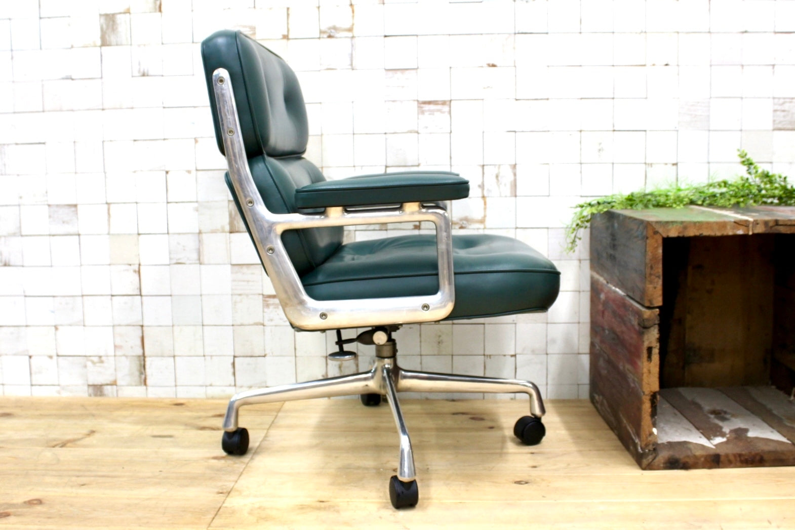 GMJO87R○Herman Miller / ハーマンミラー イームズ エグゼクティブチェア タイムライフチェア 本革 グリーン チャールズ&レイ 定価約95万