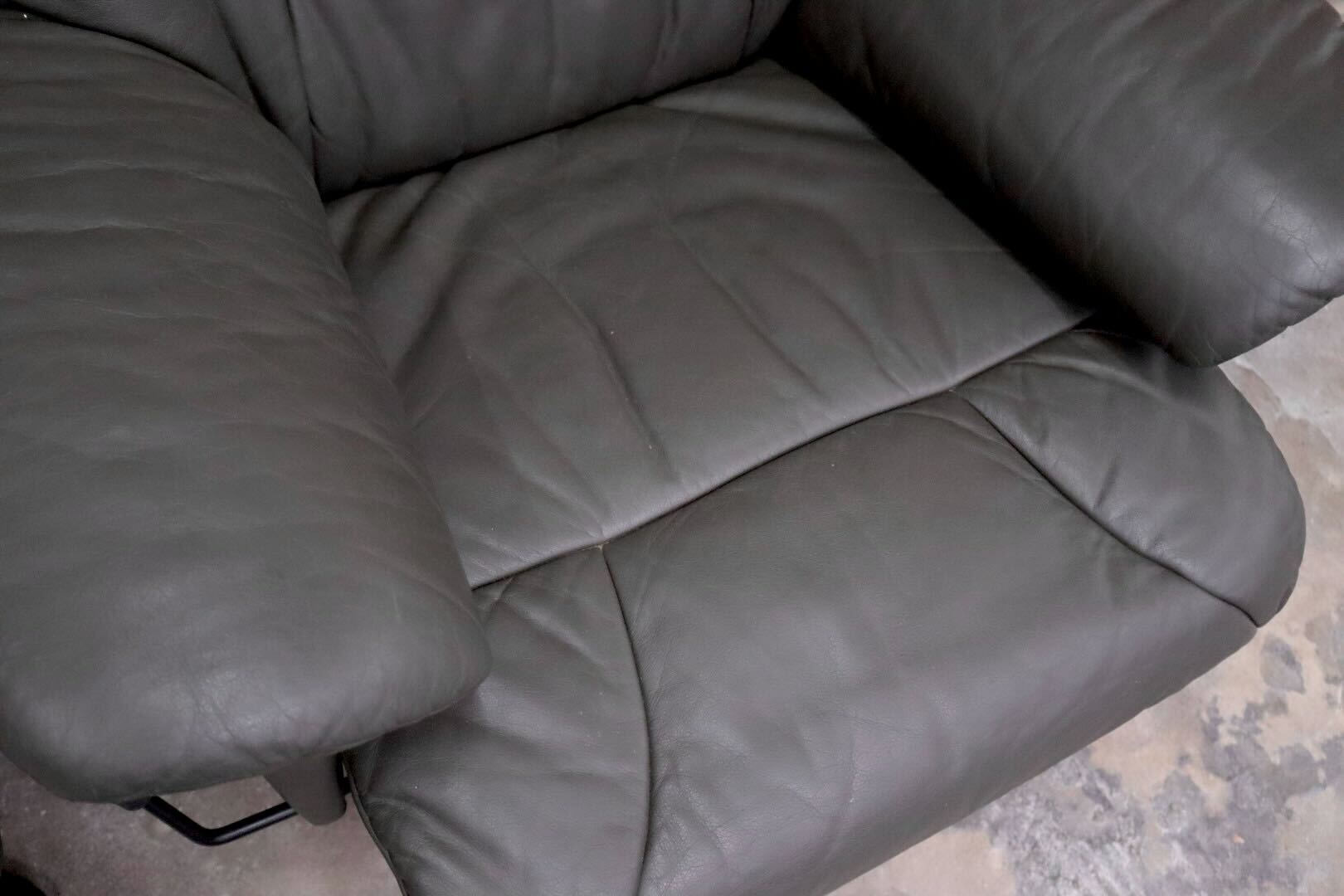 GMIK493○リクライニングチェア シングルソファ パーソナルチェア 回転椅子 オットマン 本革 グレー 検)エコーネス 冨士ファニチア