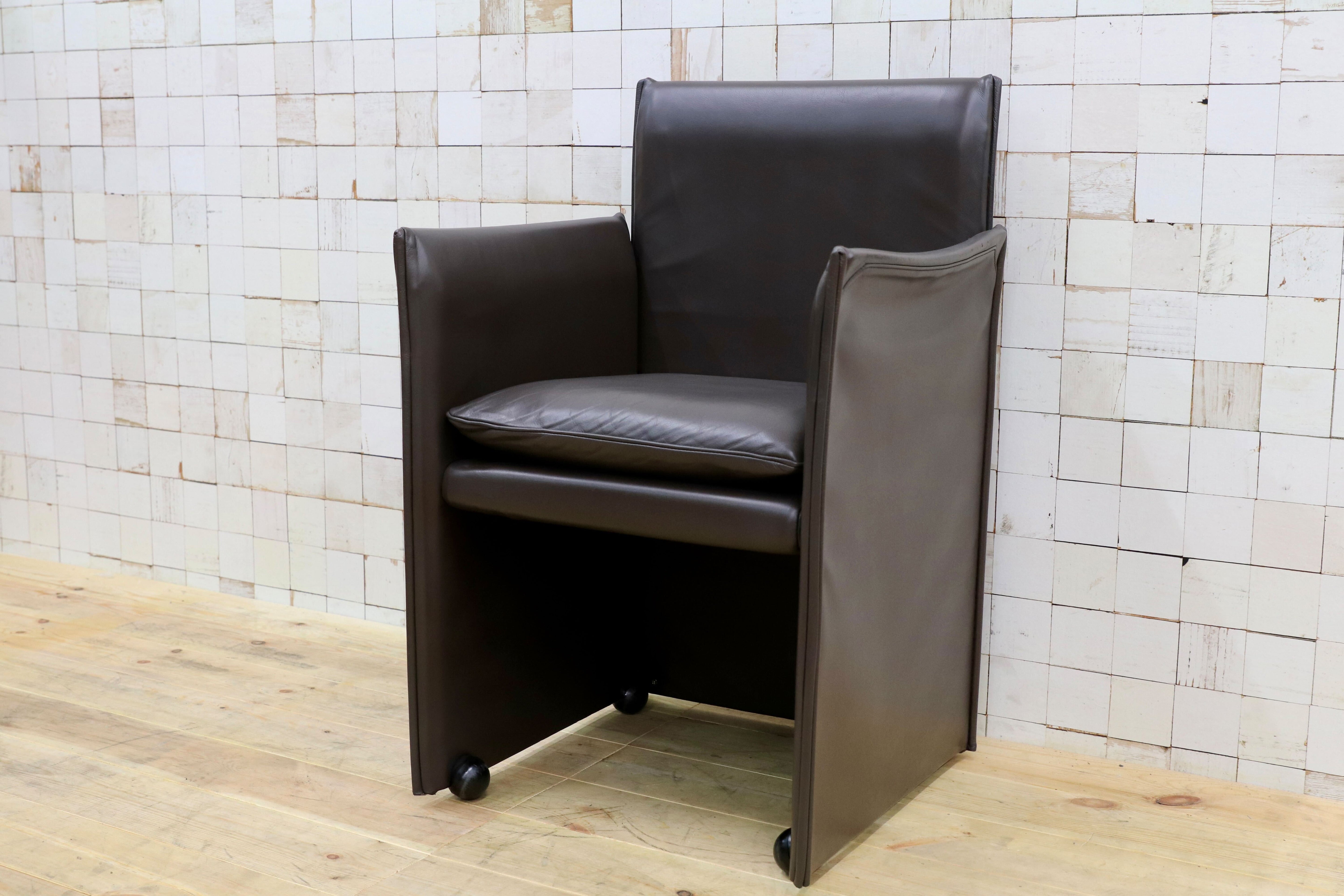 GMHK778C○Cassina / カッシーナ BREAK ブレーク 本革 レザー アームチェア 椅子 キャスター付き マリオ・ベリーニ イタリアモダン 約56万