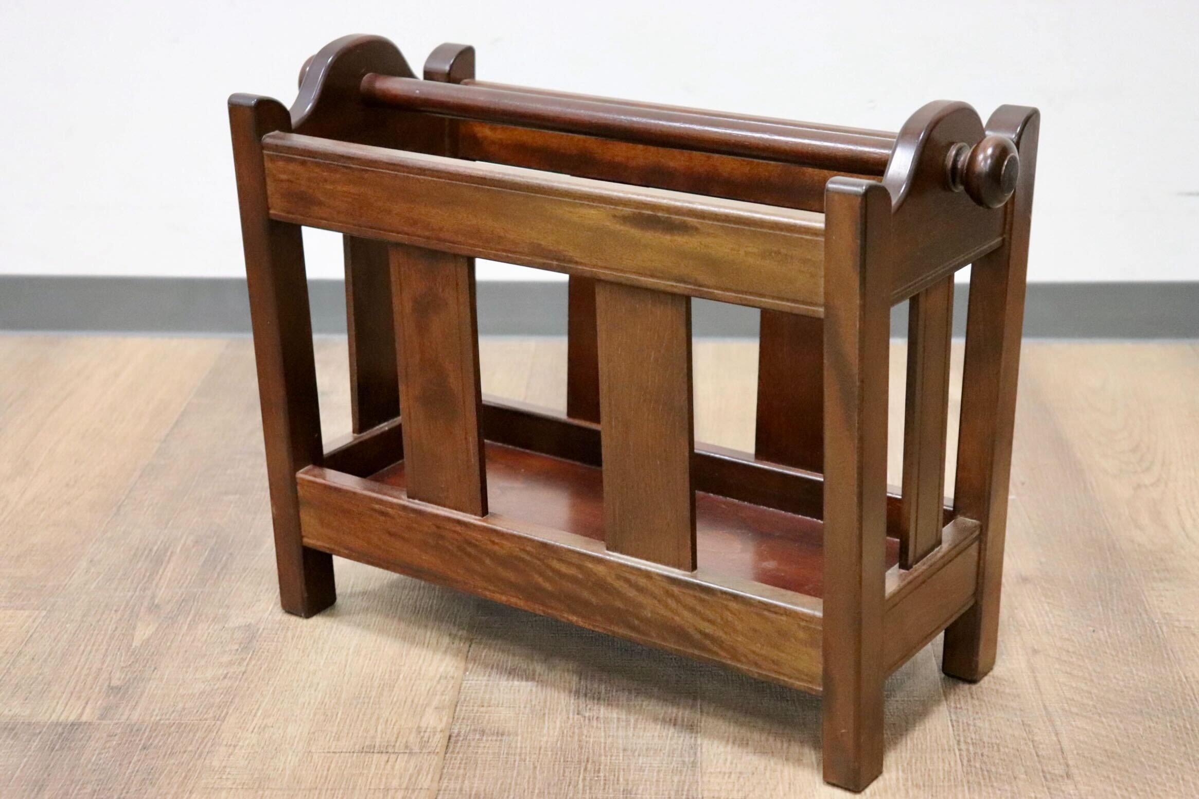 GMGH297○松本民芸家具 C型 マガジンラック 雑誌立て ミズメザクラ 無垢材 民芸家具 伝統工芸 和家具 レトロ 和モダン アンティーク 美品