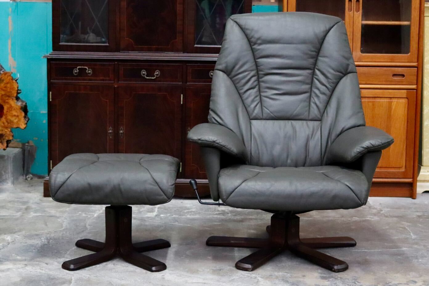 GMIK493○リクライニングチェア シングルソファ パーソナルチェア 回転椅子 オットマン 本革 グレー 検)エコーネス 冨士ファニチア