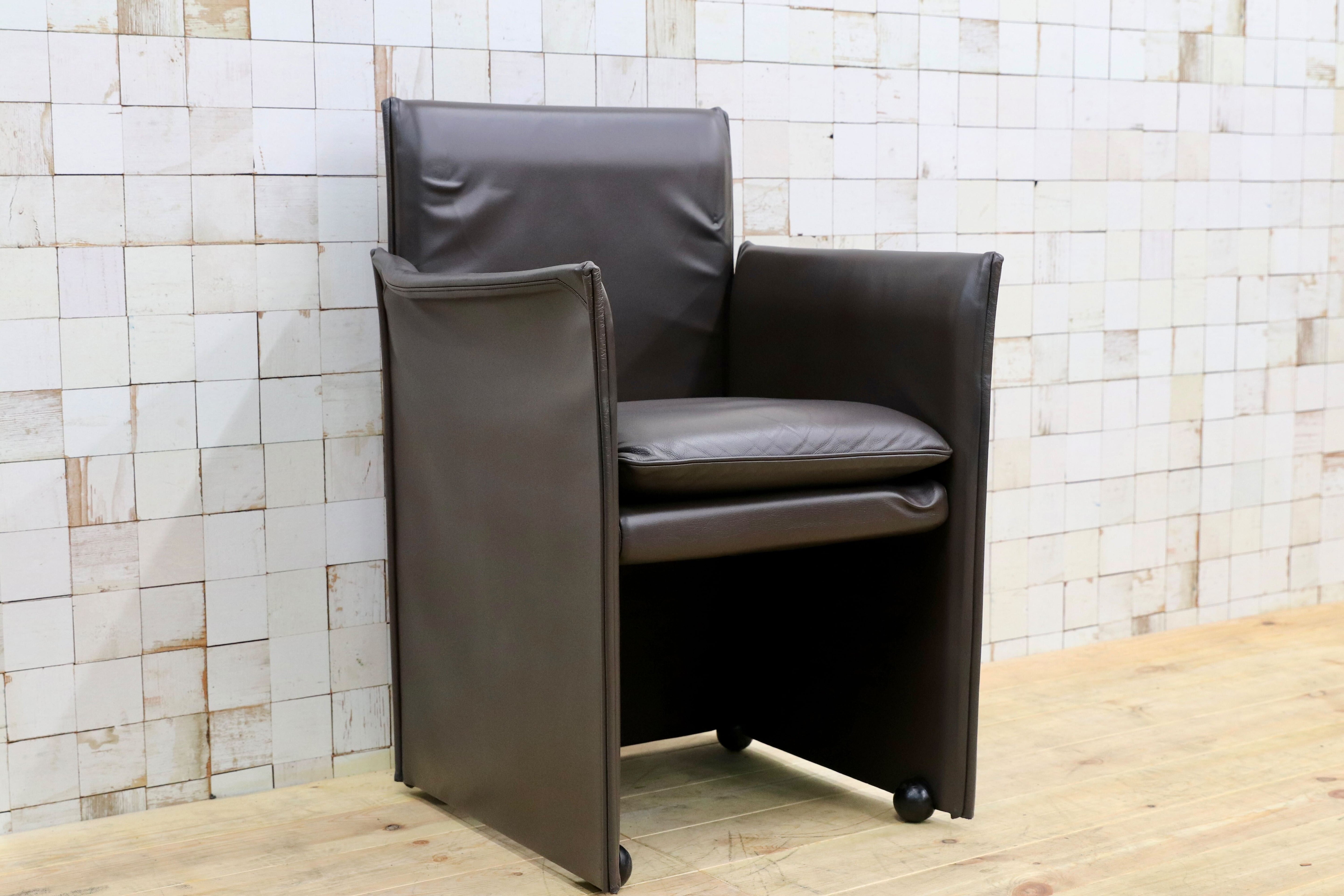 GMHK778D○Cassina / カッシーナ BREAK ブレーク 本革 レザー アームチェア 椅子 キャスター付き マリオ・ベリーニ イタリアモダン 約56万