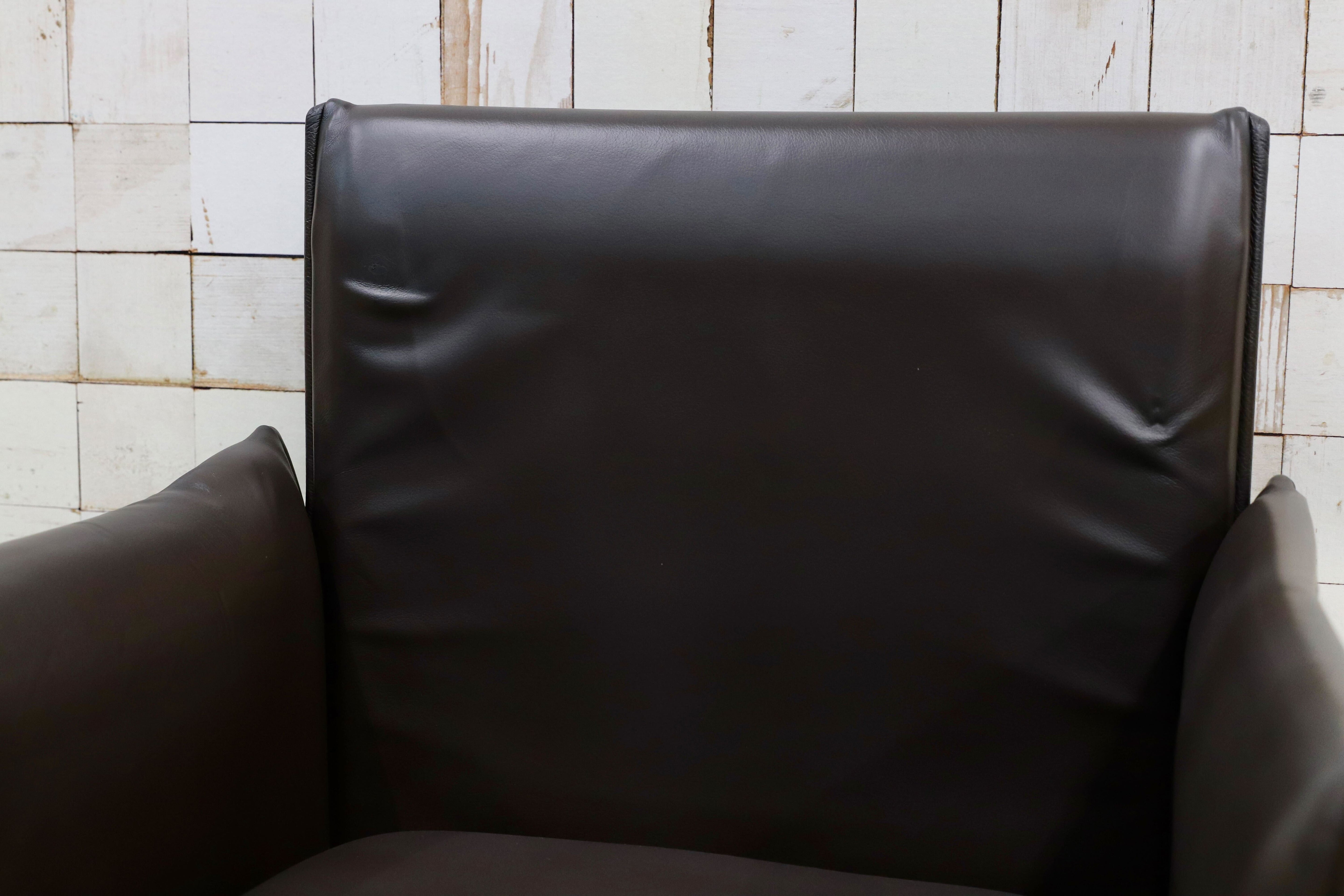 GMHK778D○Cassina / カッシーナ BREAK ブレーク 本革 レザー アームチェア 椅子 キャスター付き マリオ・ベリーニ イタリアモダン 約56万