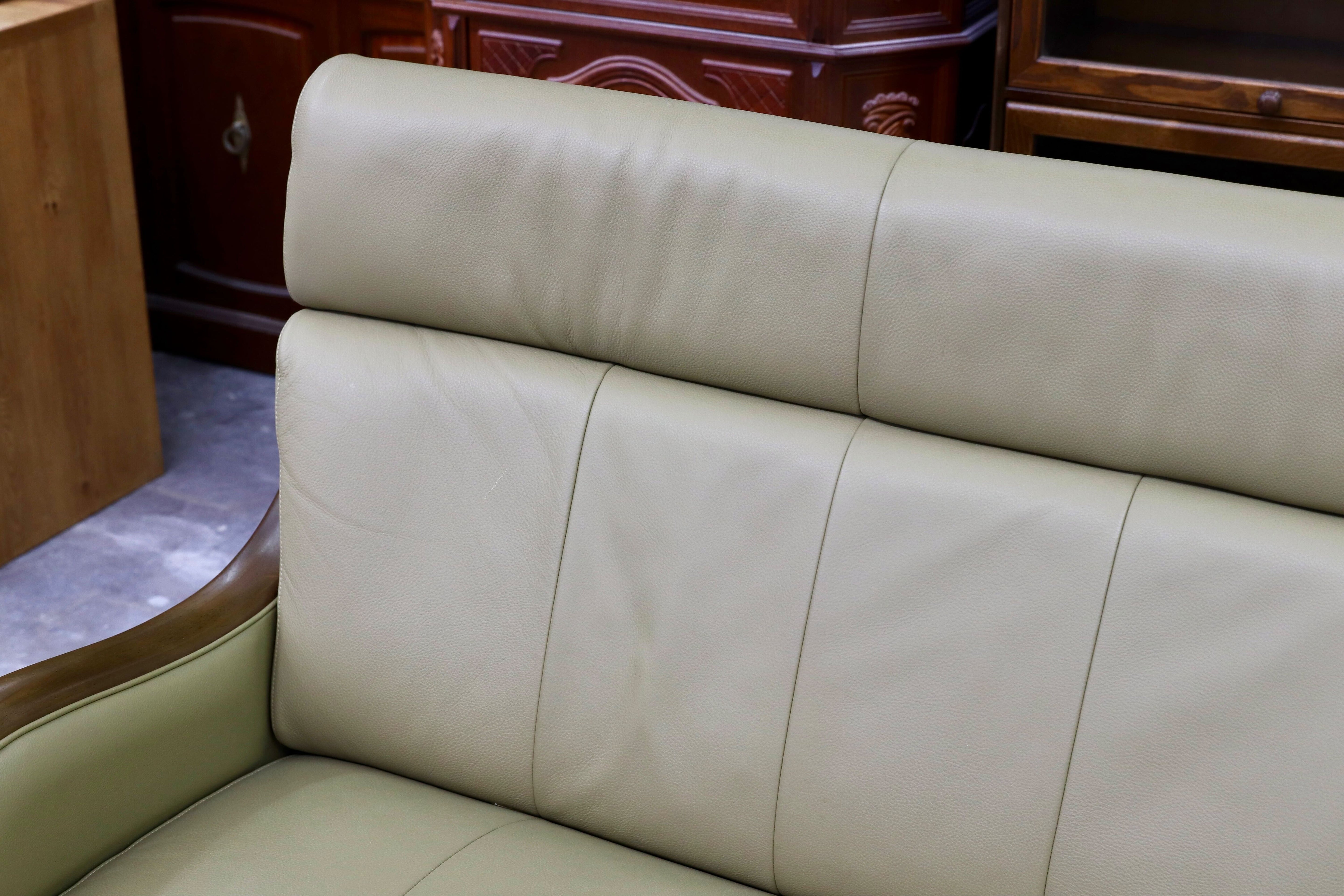 GMHK755C○karimoku / カリモク Direttore ディレトーレ 3人掛けソファ トリプルソファ 長椅子 本革 オリーブ色 国産家具