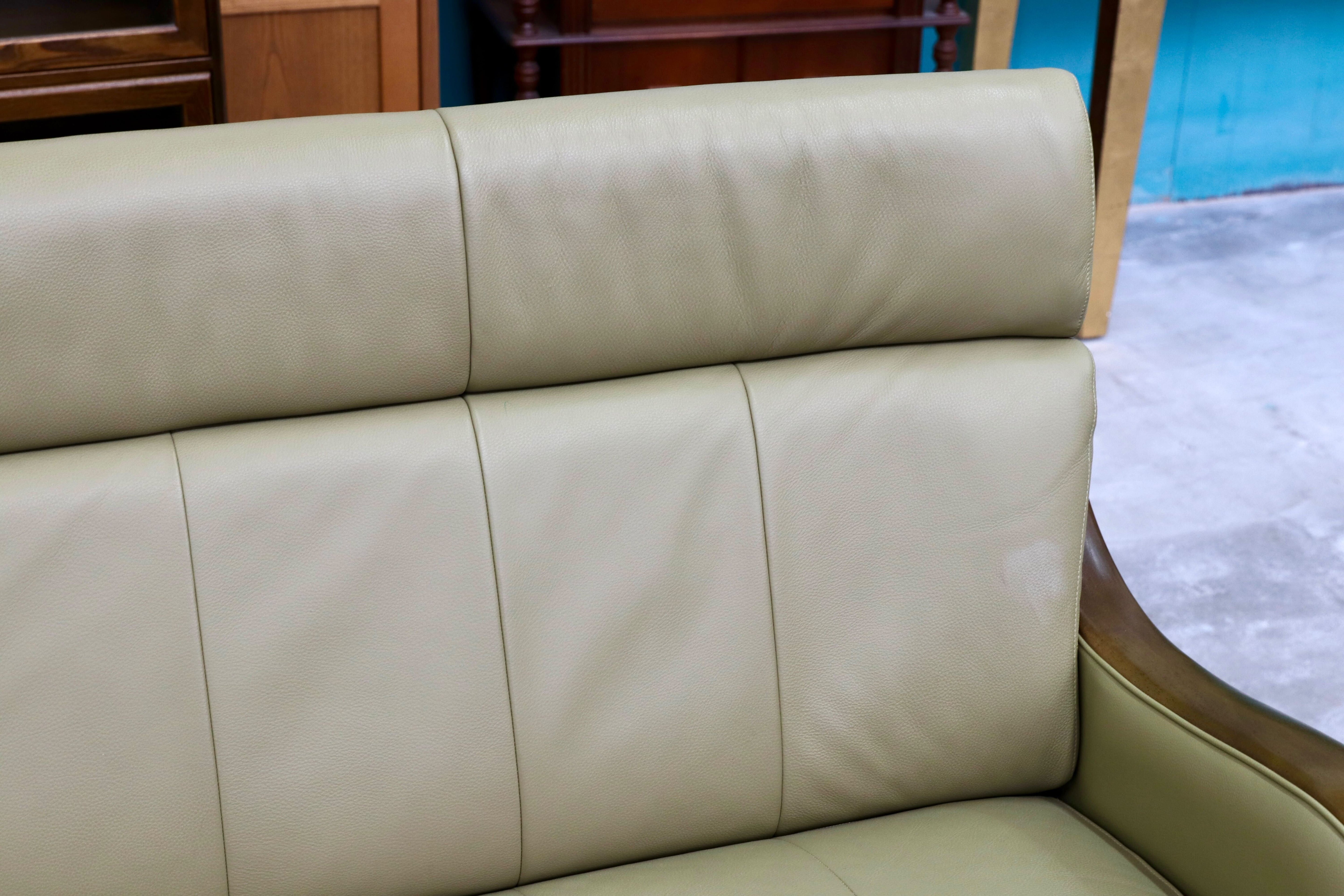 GMHK755C○karimoku / カリモク Direttore ディレトーレ 3人掛けソファ トリプルソファ 長椅子 本革 オリーブ色 国産家具