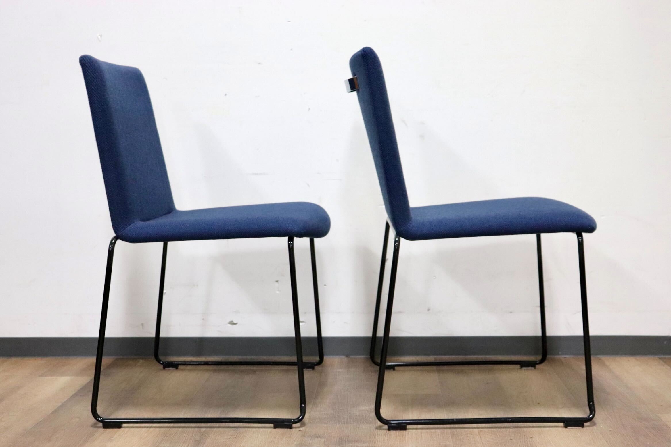 GMHH253A○AD CORE / エーディコア MD-202 ダイニングチェア スタッキング ファブリック ネイビー スチールレッグ 約11万 展示品