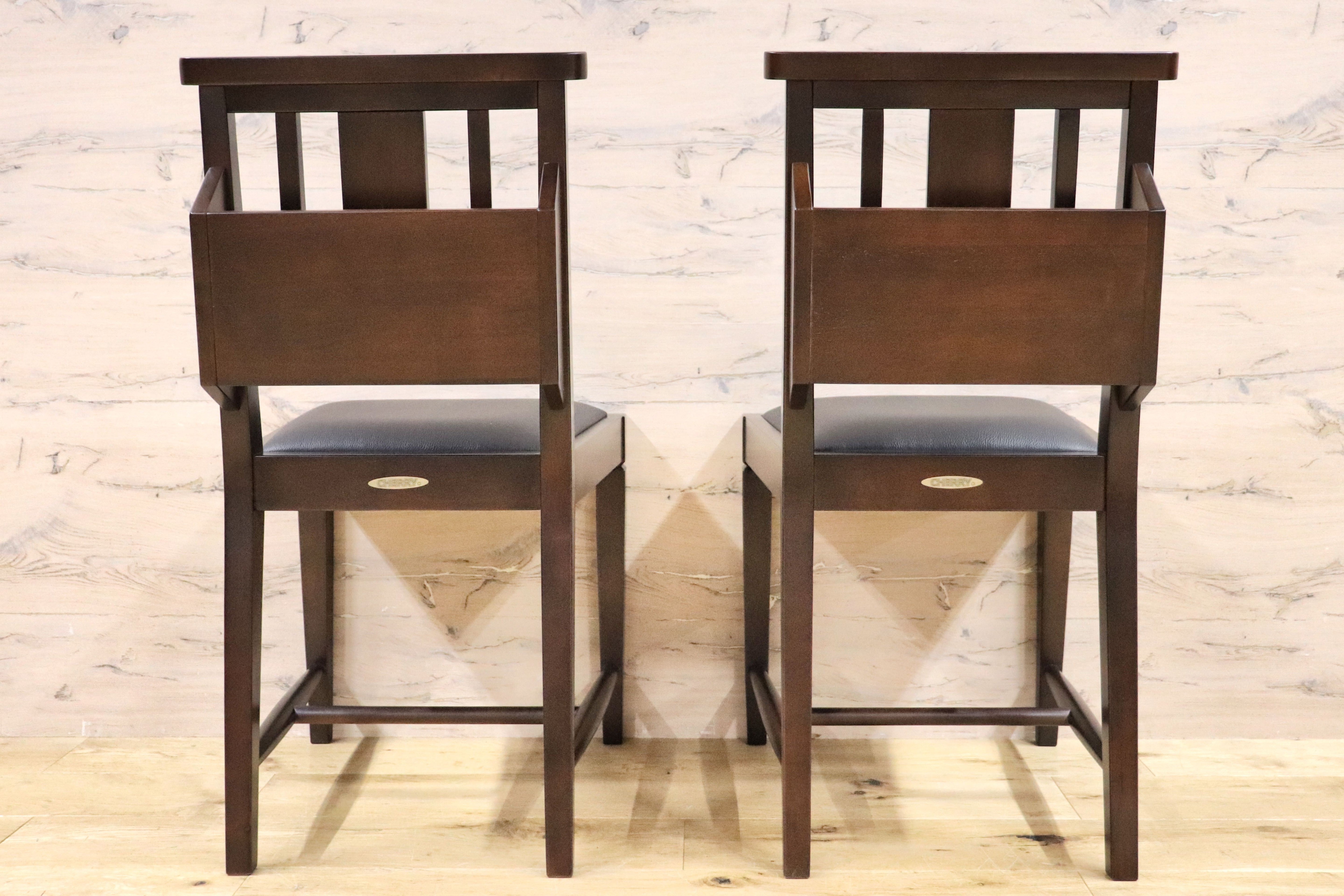 GMGN342V○CHERRY FURNITURE / 桜屋工業 ダイニングチェア チャーチチェア マガジンラック 合皮 ダークブラウン 2脚セット モダン 未使用品