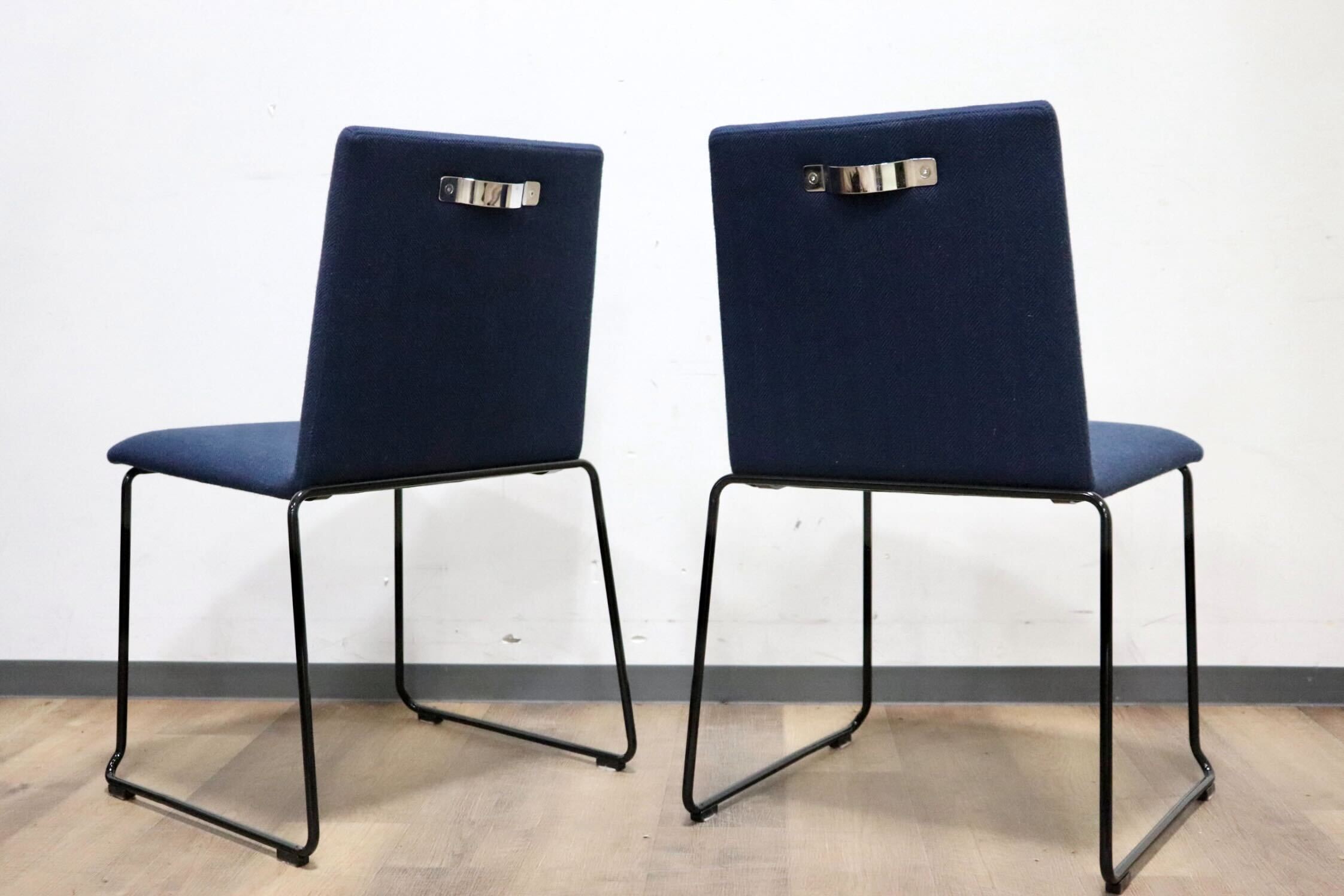 GMHH253A○AD CORE / エーディコア MD-202 ダイニングチェア スタッキング ファブリック ネイビー スチールレッグ 約11万 展示品