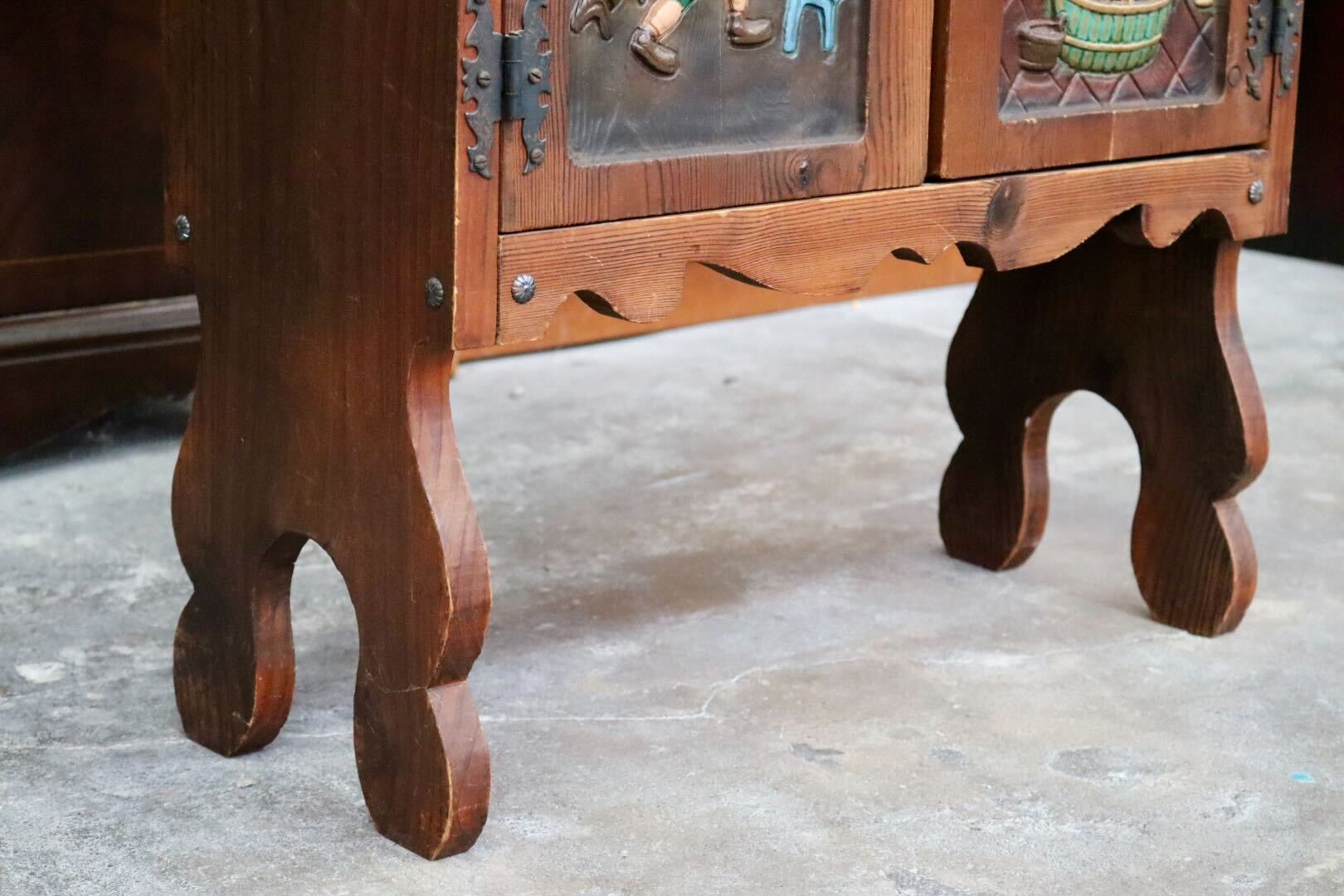 GMIK454○スペイン家具 キャビネット ラック サイドボード 収納棚 飾り台 花台 木製 無垢材 木彫り ハンドペイント クラシック レトロ