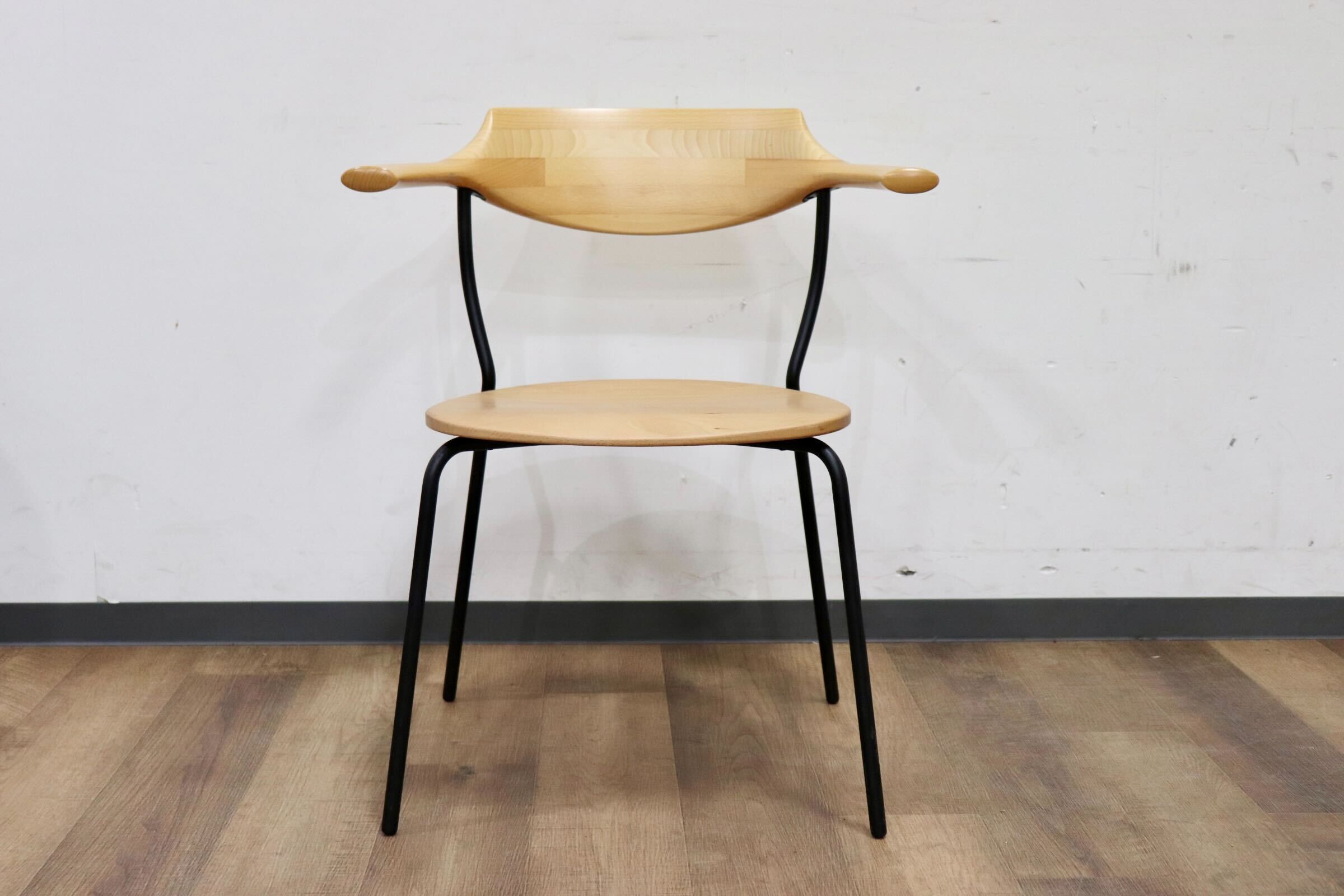 GMHO132A○アトリエ木馬 / ATELIER MOKUBA TRI chair トライチェア アームチェア 椅子 ビーチ無垢材 定価9.7万