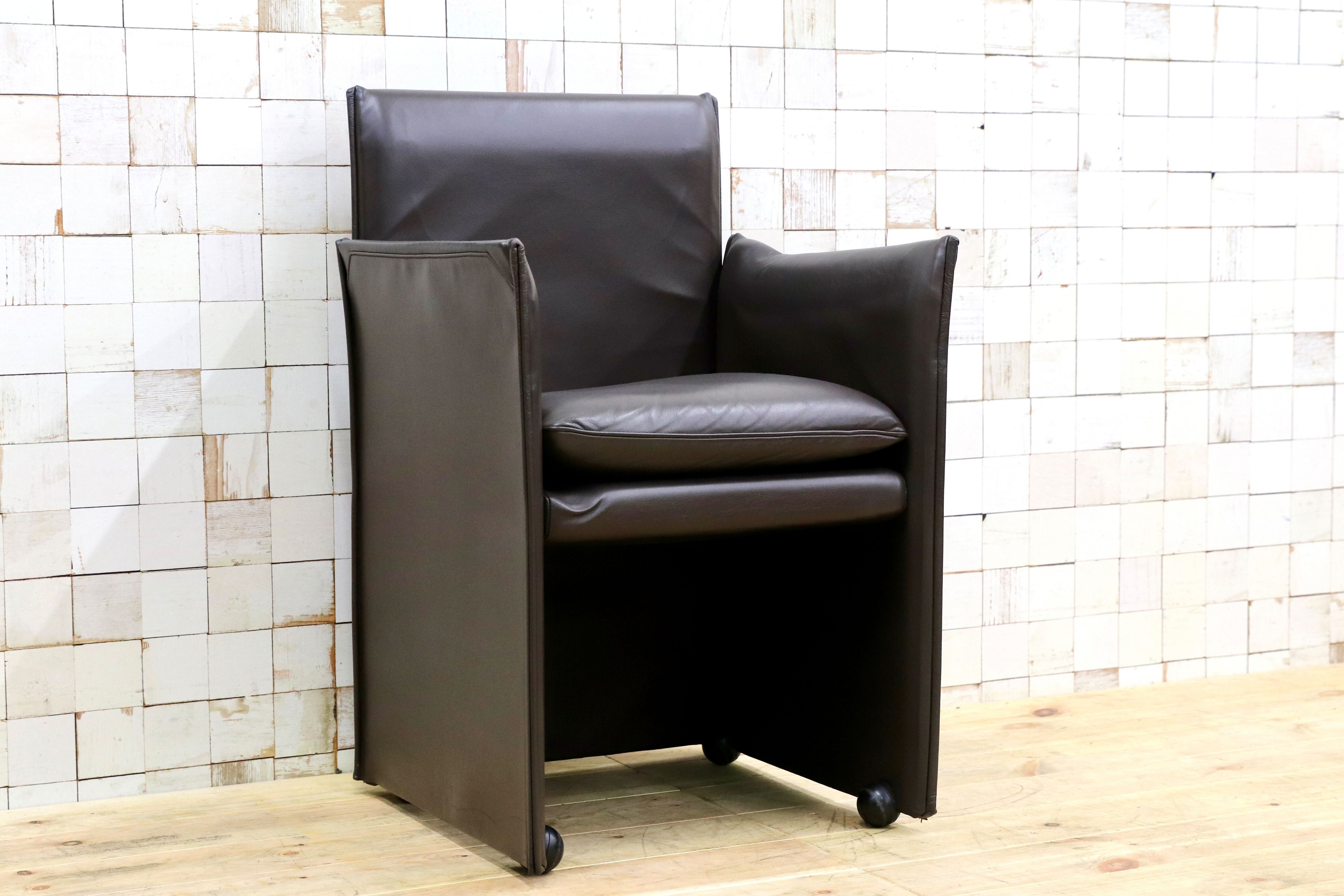 GMHK778E○Cassina / カッシーナ BREAK ブレーク 本革 レザー アームチェア 椅子 キャスター付き マリオ・ベリーニ イタリアモダン 約56万