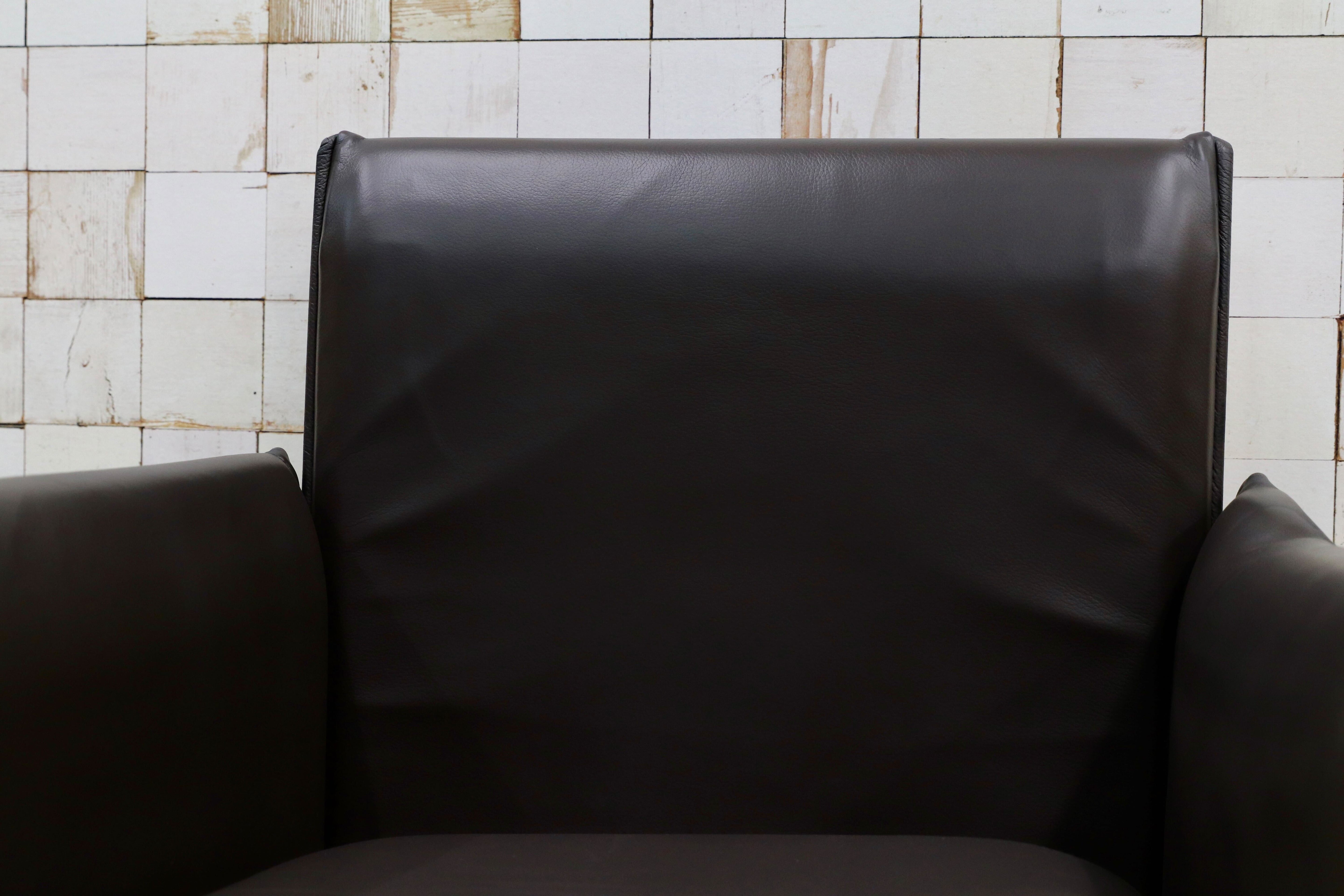 GMHK778E○Cassina / カッシーナ BREAK ブレーク 本革 レザー アームチェア 椅子 キャスター付き マリオ・ベリーニ イタリアモダン 約56万