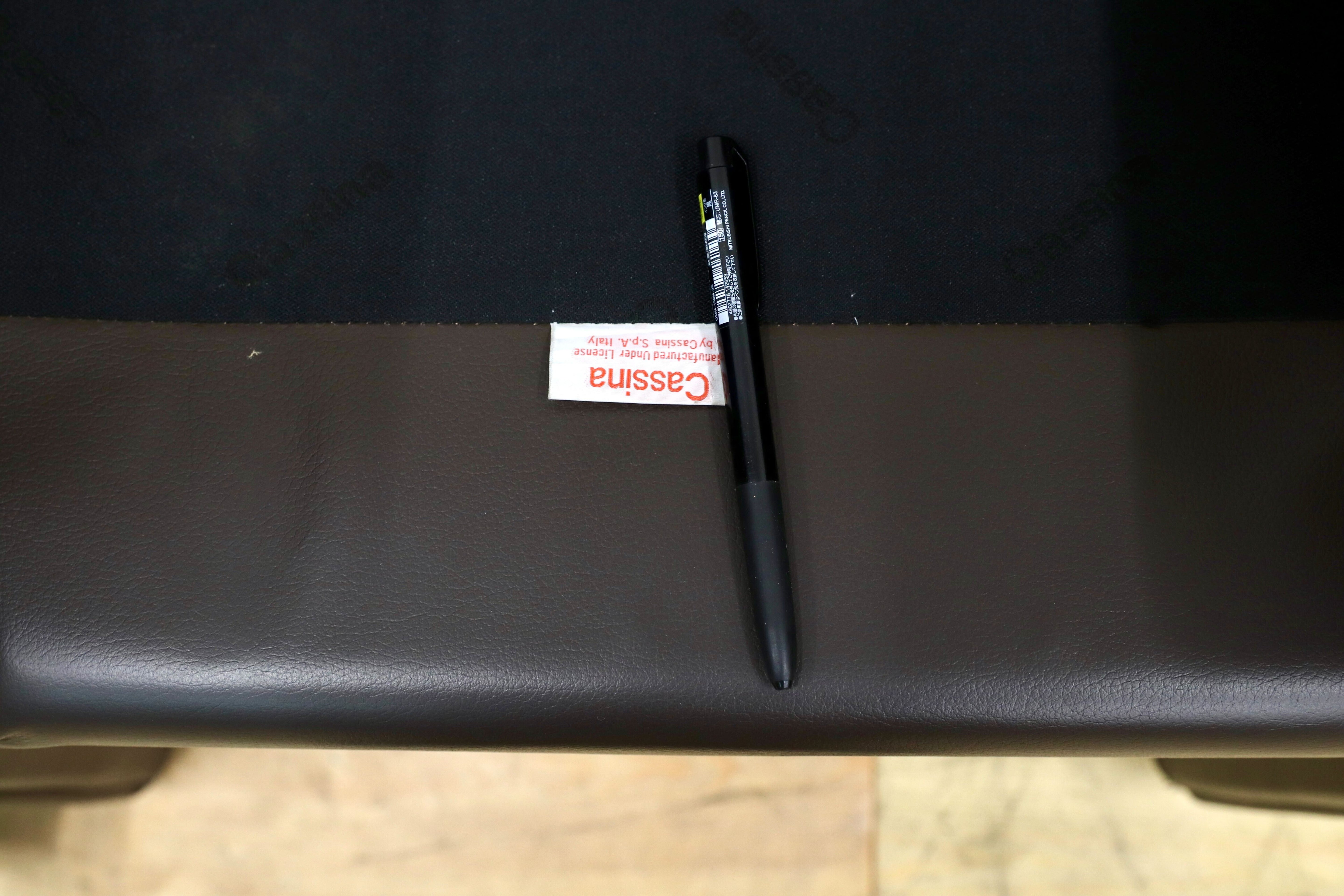 GMHK778E○Cassina / カッシーナ BREAK ブレーク 本革 レザー アームチェア 椅子 キャスター付き マリオ・ベリーニ イタリアモダン 約56万