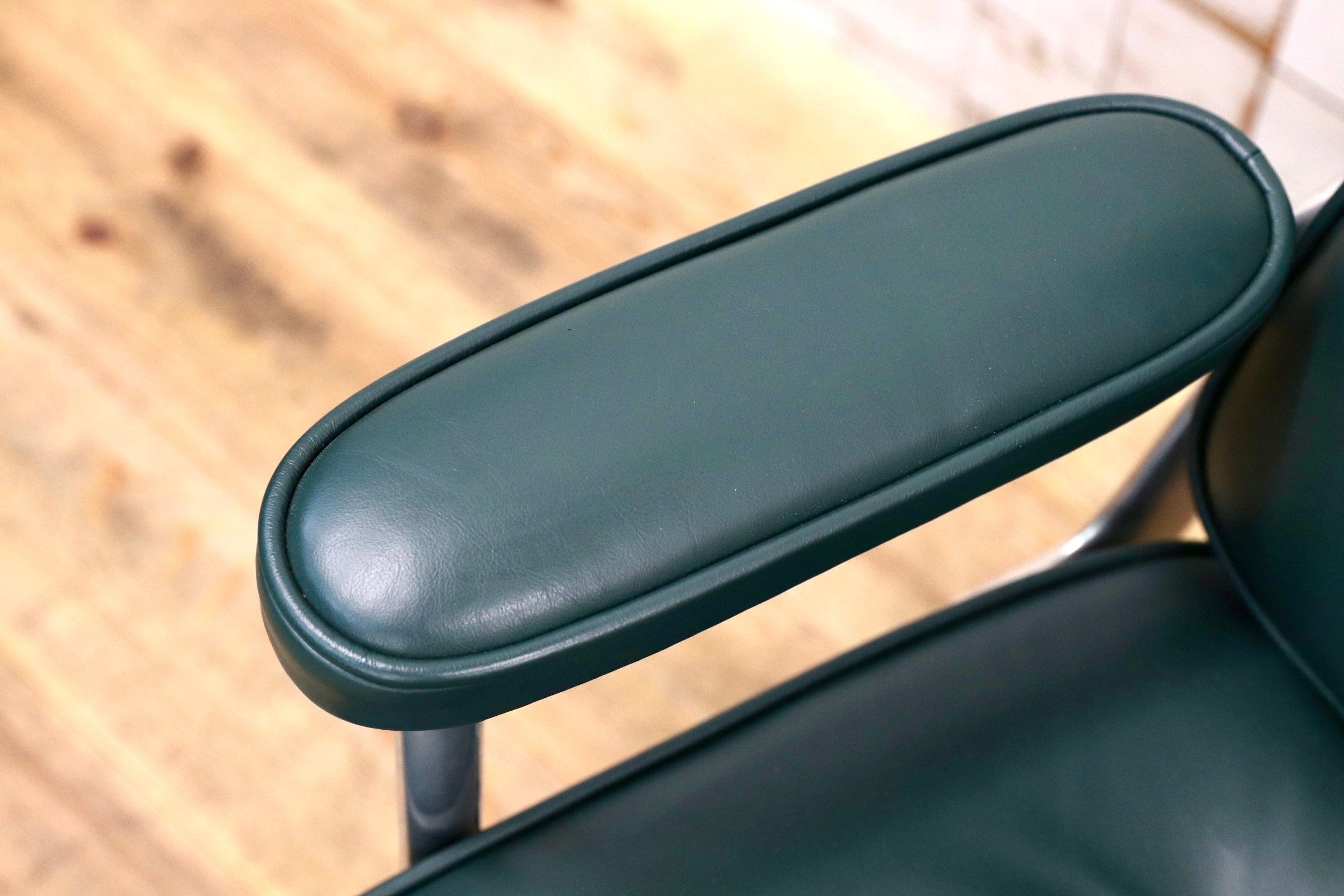 GMJO87B○Herman Miller / ハーマンミラー イームズ エグゼクティブチェア タイムライフチェア 本革 グリーン チャールズ&レイ 定価約95万