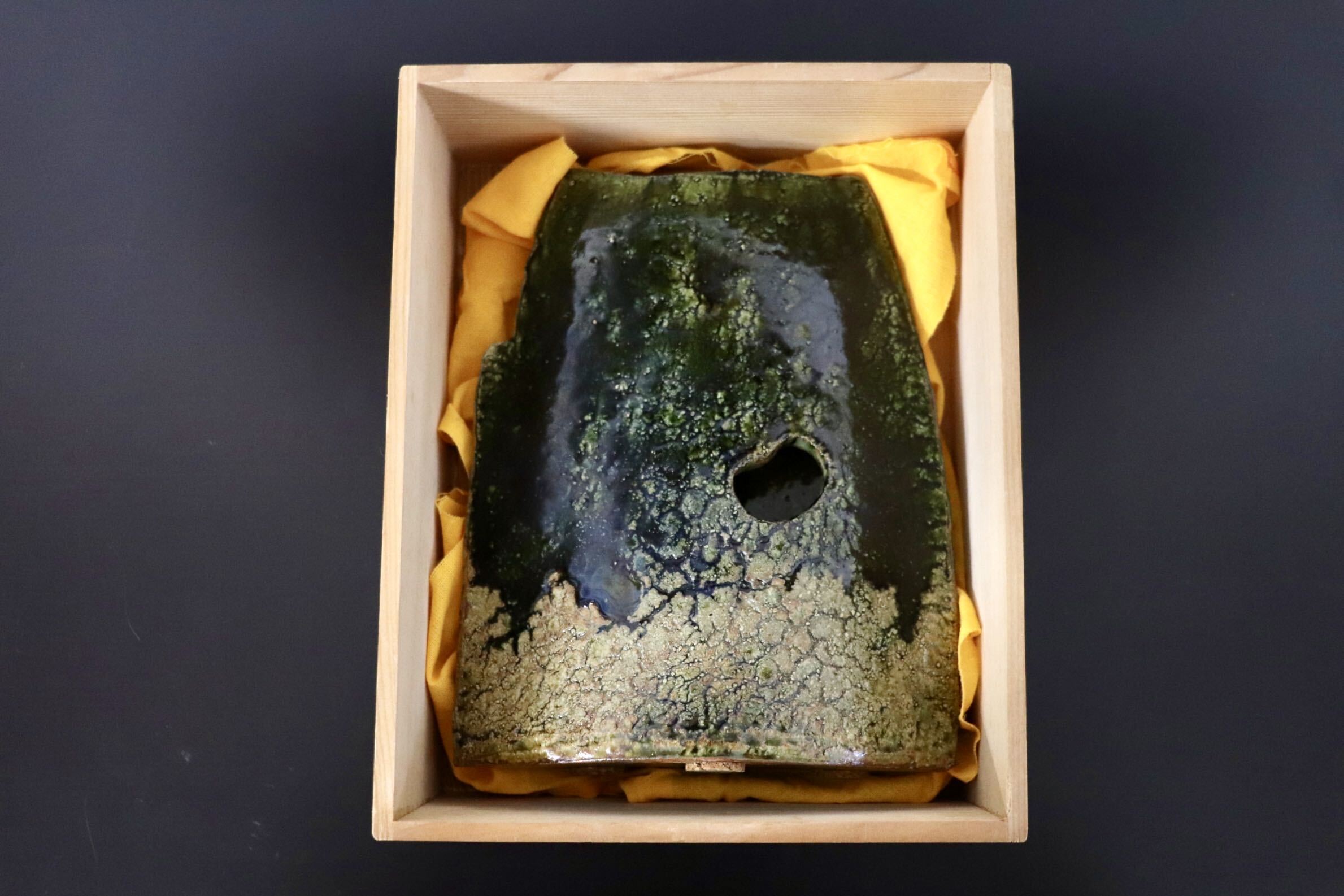 GMJK374A○美濃焼 菱野窯 大津豊泉作 織部 花入 花器 花瓶 一輪挿し 華道具 茶道具 飾り壺 伝統工芸 和モダン