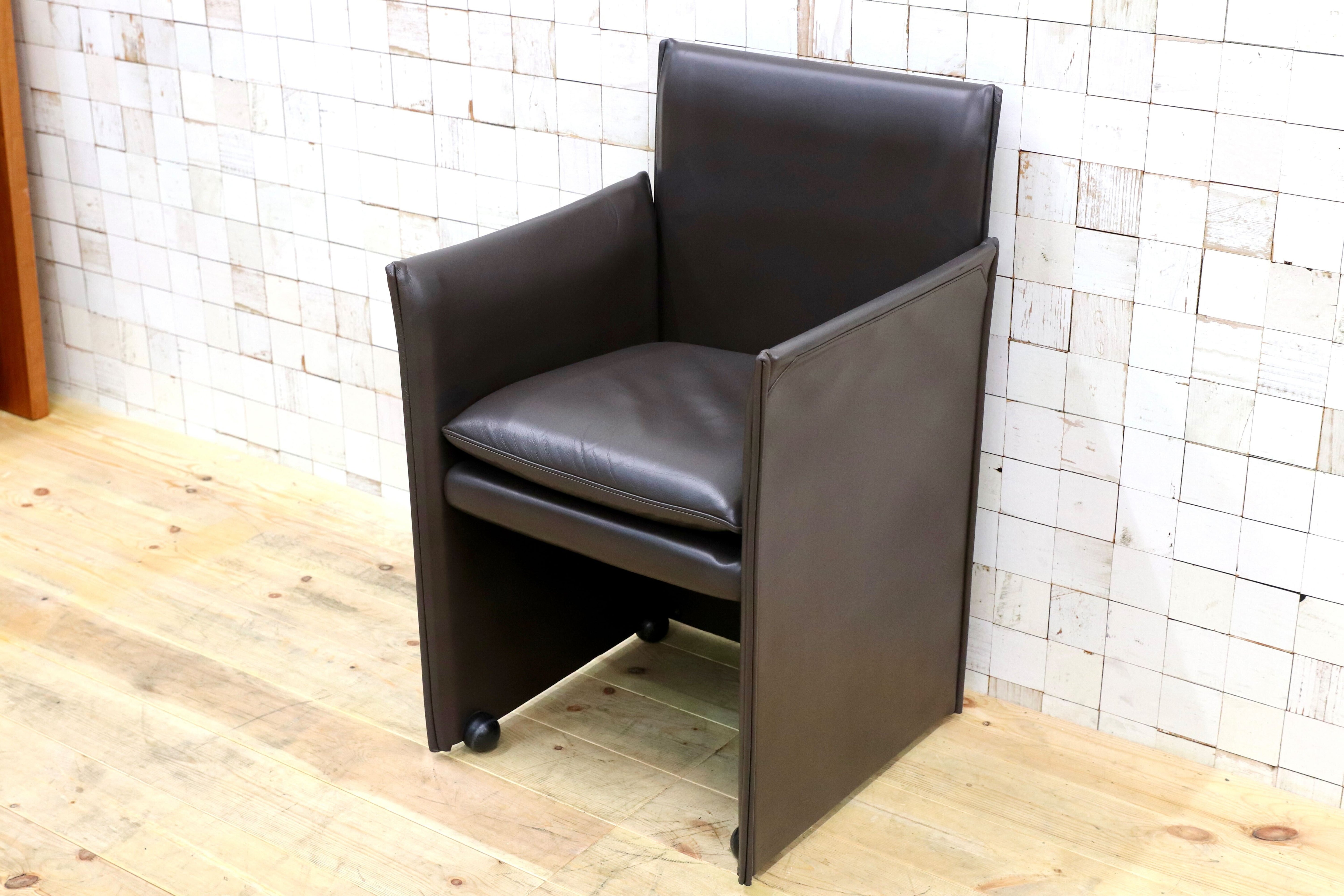 GMHK778F○Cassina / カッシーナ BREAK ブレーク 本革 レザー アームチェア 椅子 キャスター付き マリオ・ベリーニ イタリアモダン 約56万