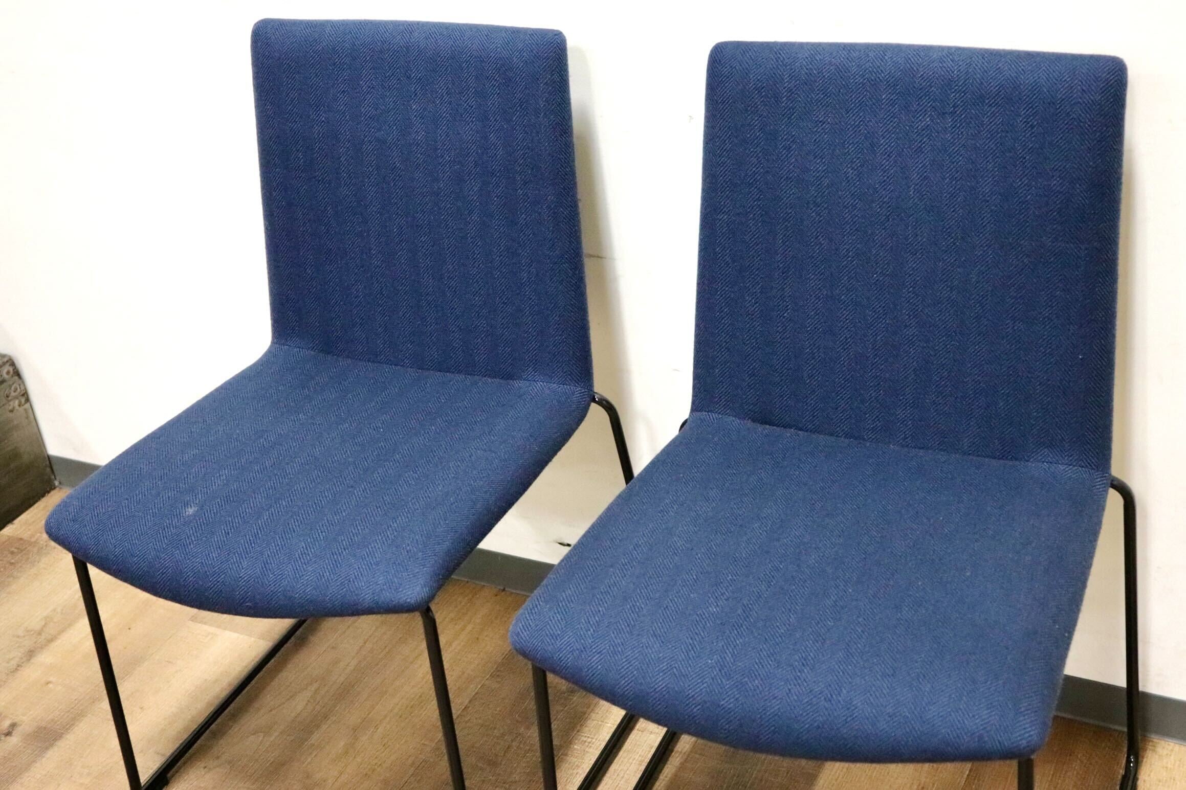 GMHH253C○AD CORE / エーディコア MD-202 ダイニングチェア スタッキング ファブリック ネイビー スチールレッグ 約11万 展示品