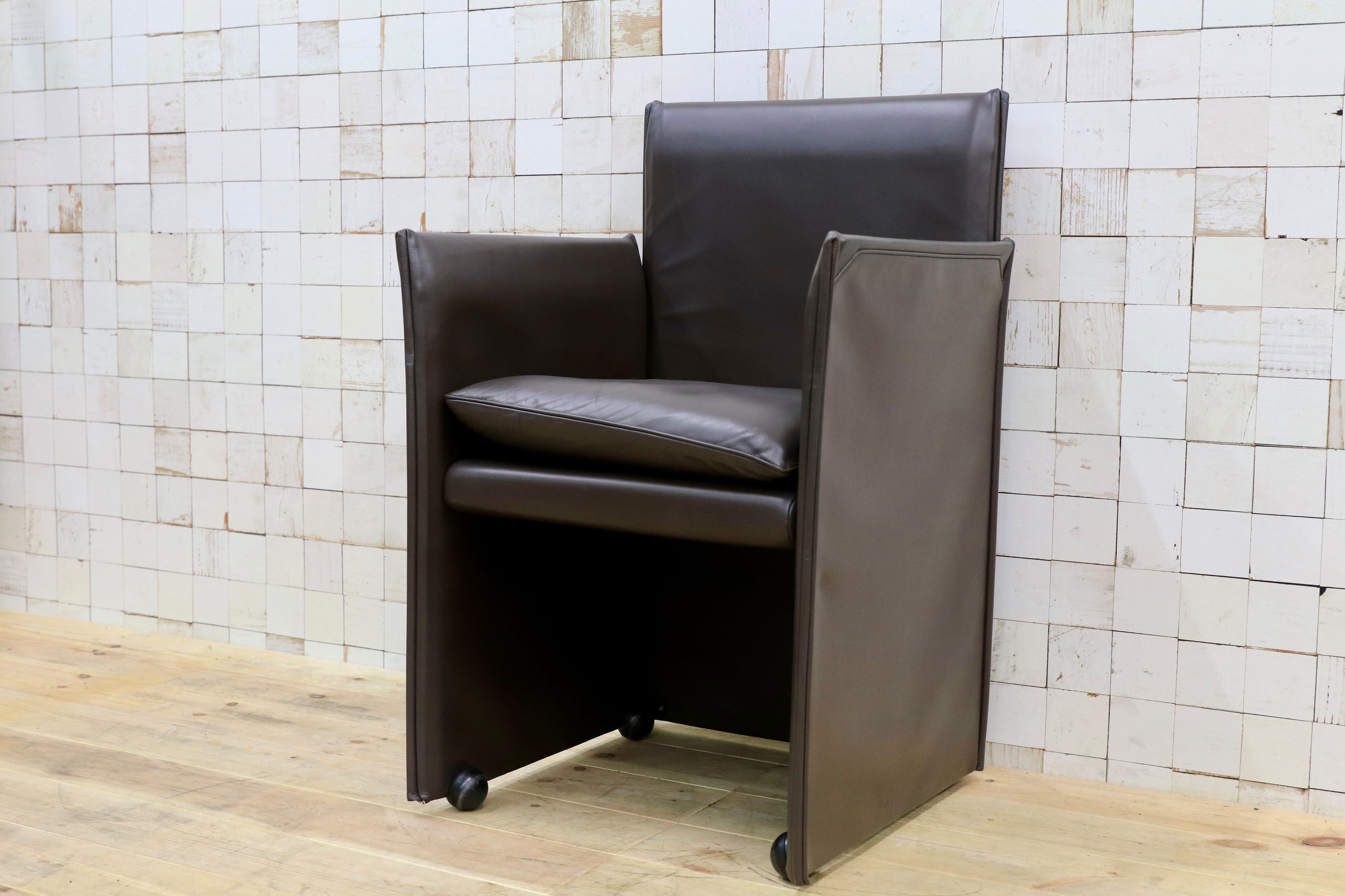 GMHK778G○Cassina / カッシーナ BREAK ブレーク 本革 レザー アームチェア 椅子 キャスター付き マリオ・ベリーニ イタリアモダン 約56万