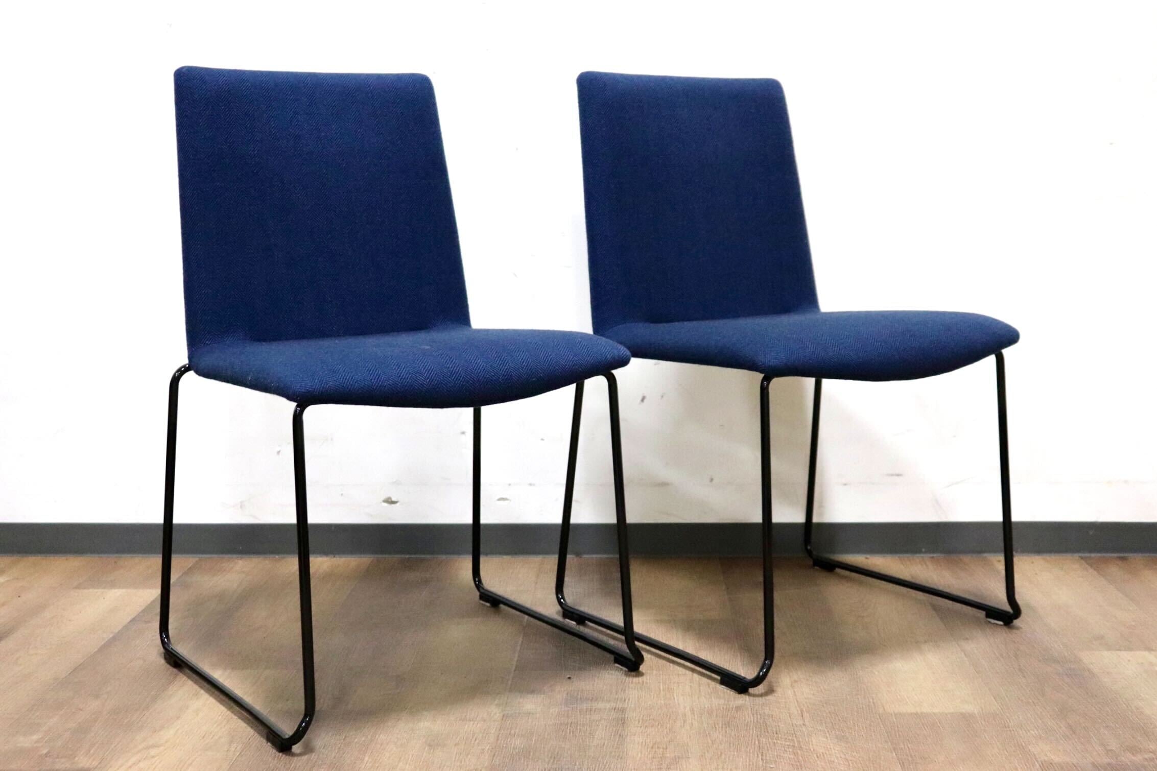 GMHH253C○AD CORE / エーディコア MD-202 ダイニングチェア スタッキング ファブリック ネイビー スチールレッグ 約11万 展示品