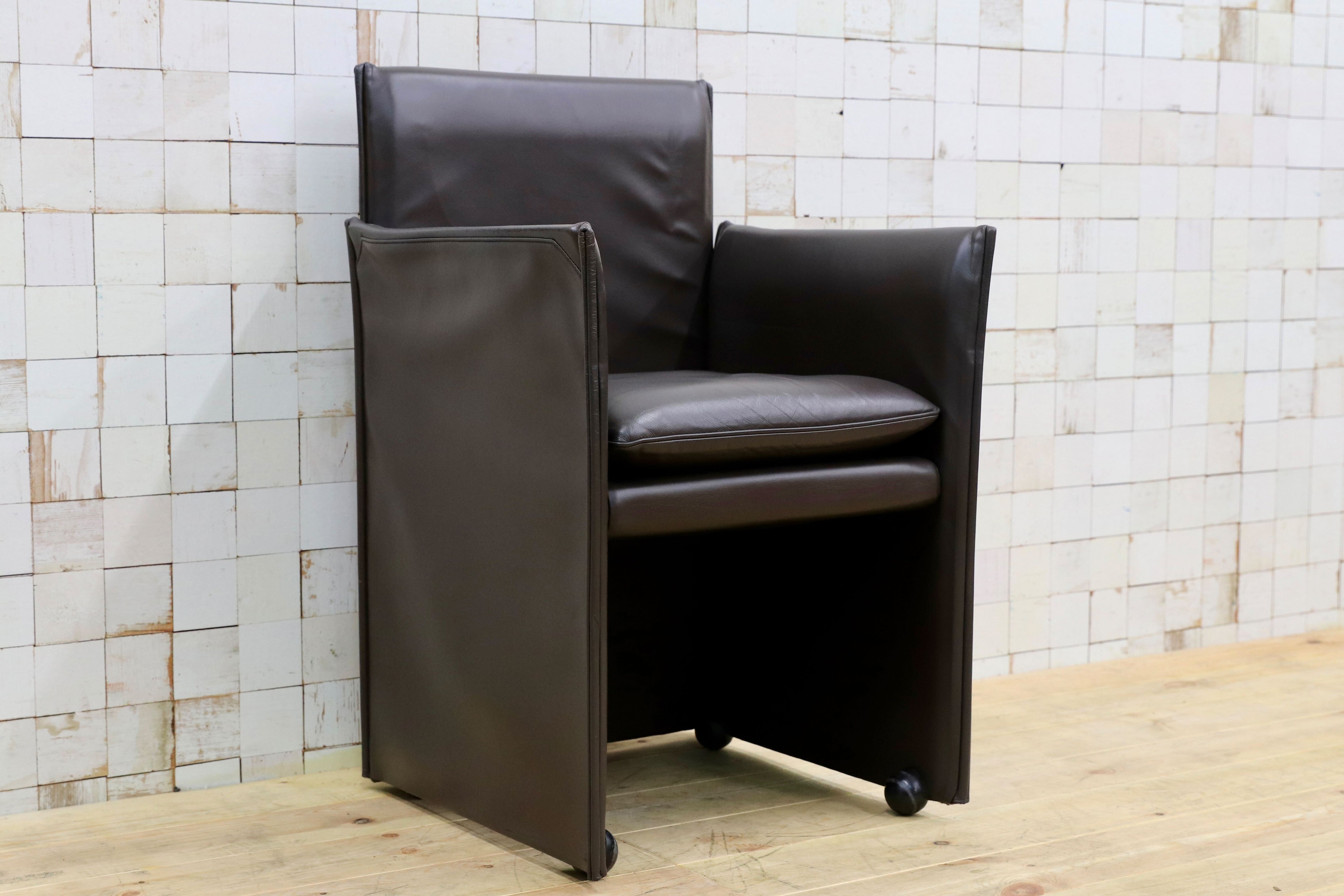 GMHK778H○Cassina / カッシーナ BREAK ブレーク 本革 レザー アームチェア 椅子 キャスター付き マリオ・ベリーニ イタリアモダン 約56万