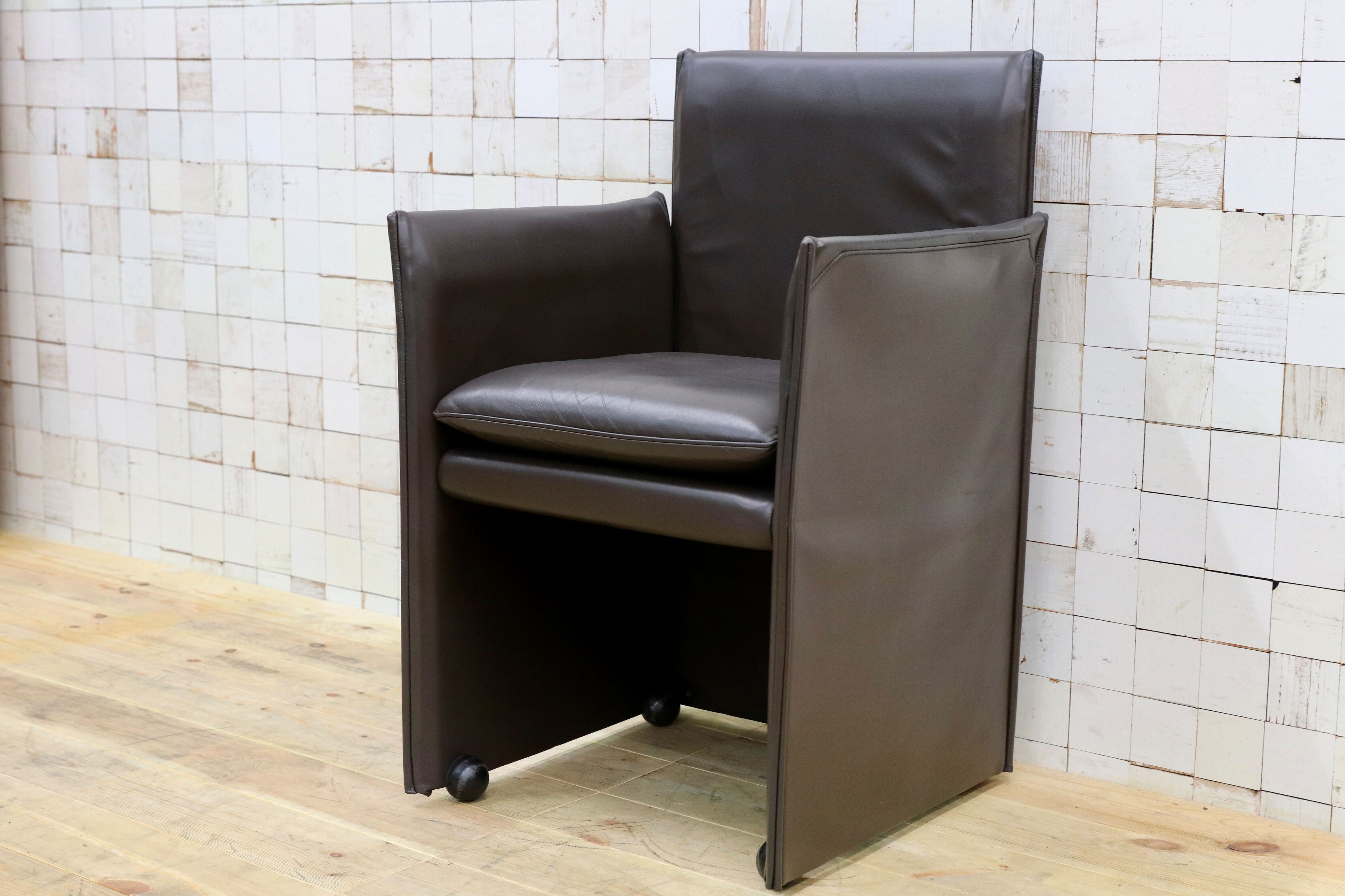 GMHK778H○Cassina / カッシーナ BREAK ブレーク 本革 レザー アームチェア 椅子 キャスター付き マリオ・ベリーニ イタリアモダン 約56万