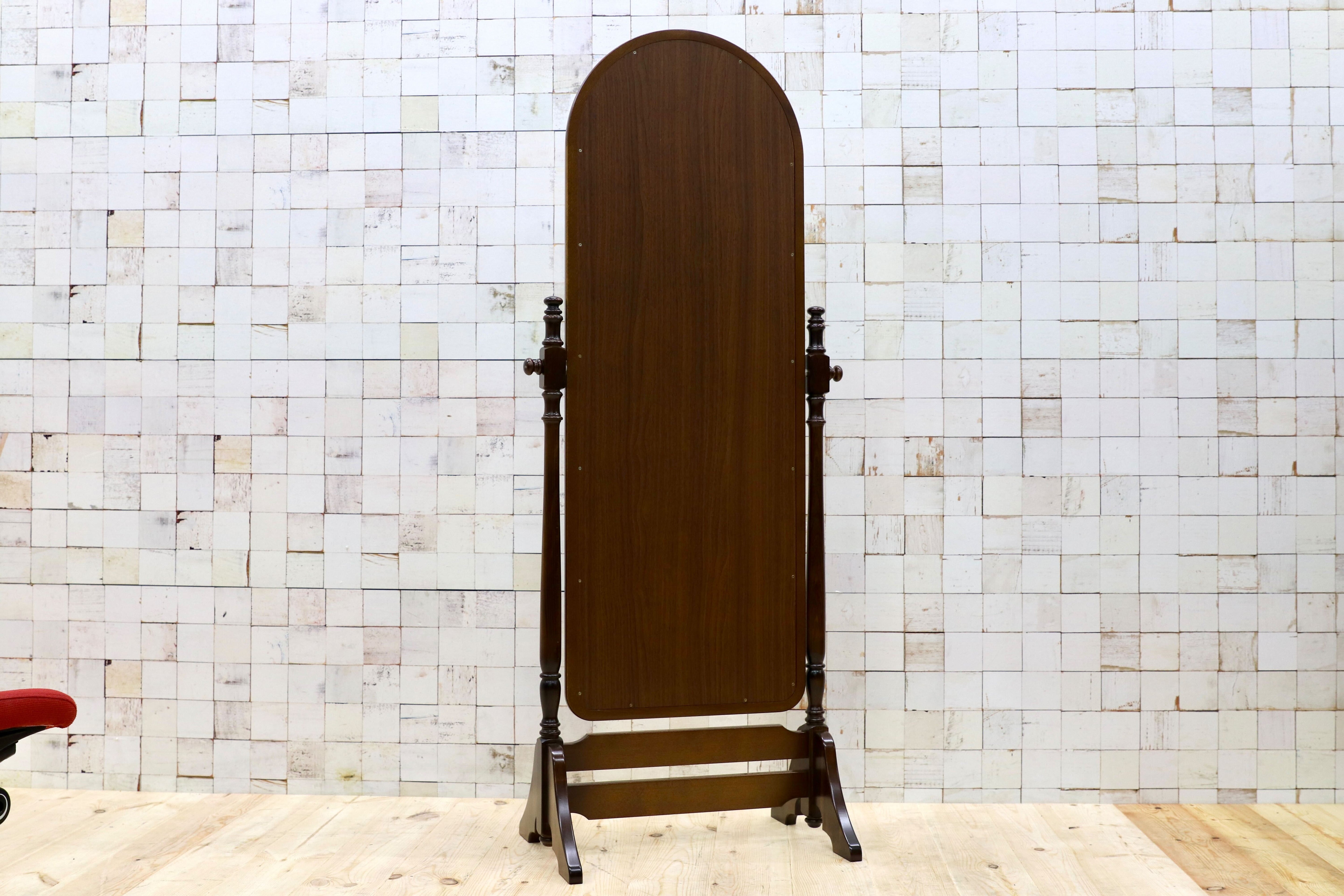 GMGT227○karimoku / カリモク コロニアル ミラー 姿見 全身鏡 スタンドミラー 店舗什器 定価8.7万 モデルルーム展示品