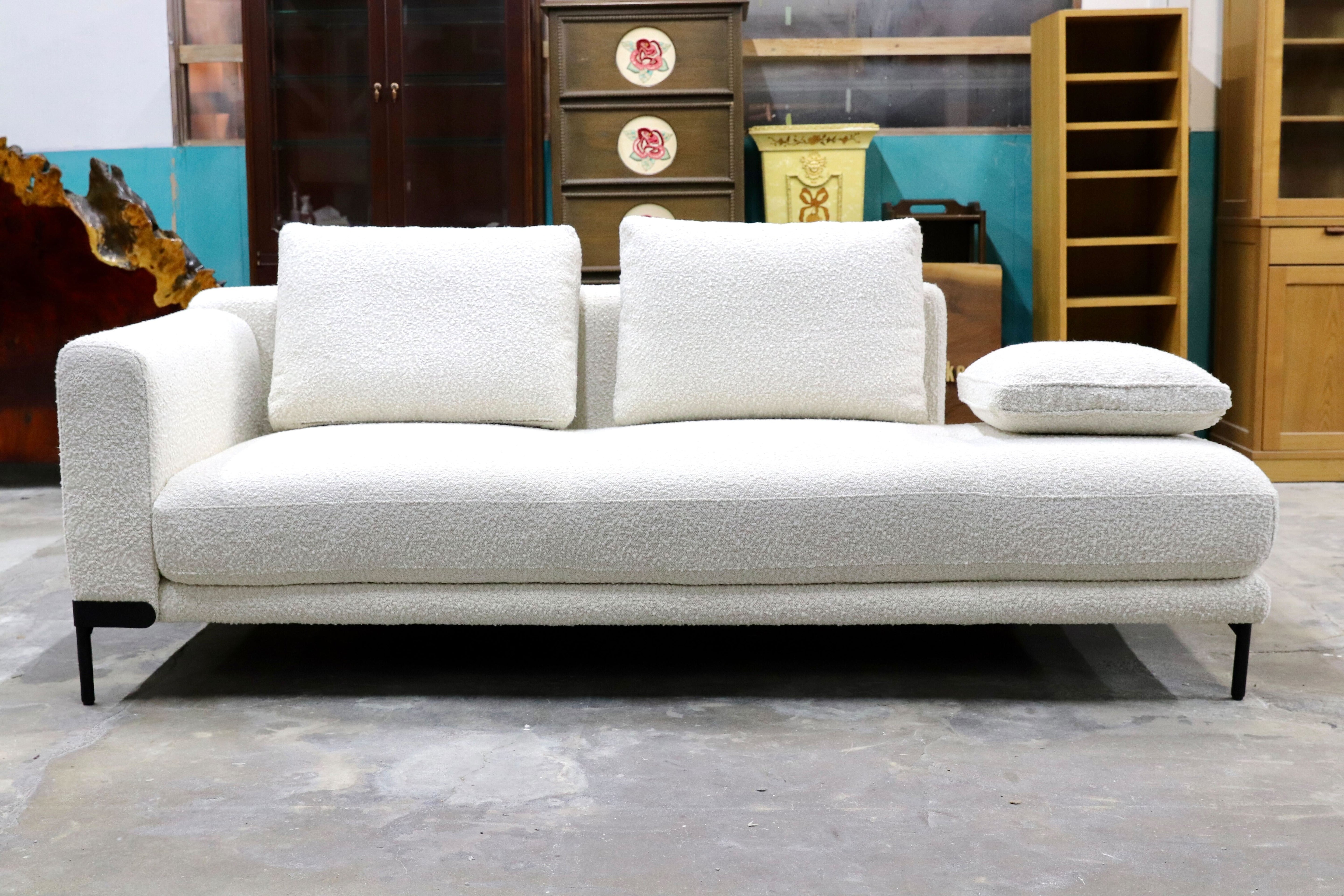 GMIK907○FABBRICA / ファブリカ 片アームソファ IDC大塚家具 シェーズロング ファブリック ホワイト ワタリジャパン モデルルーム展示品