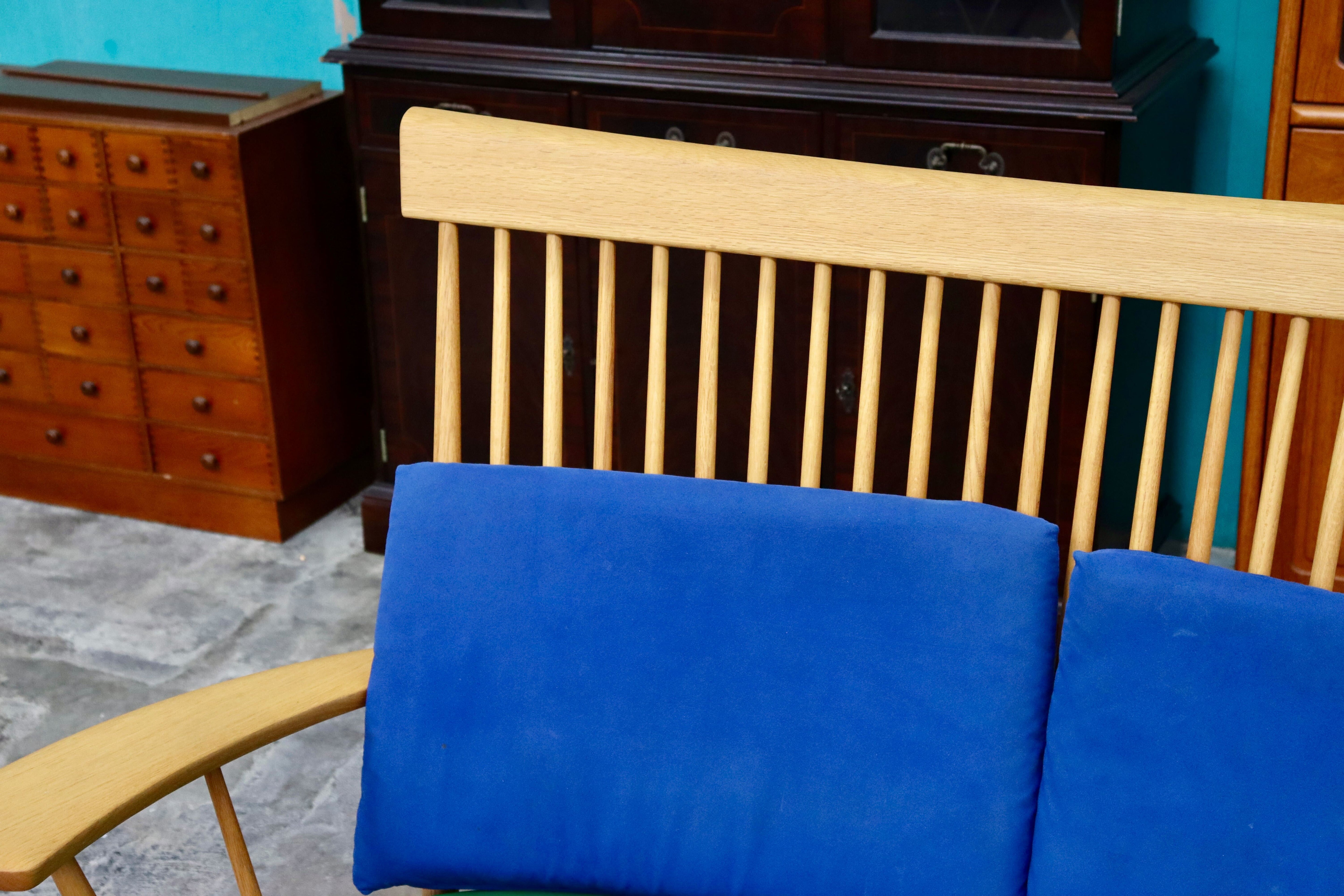 GMIK330○柏木工 / KASHIWA K-WINDSOR ケイ・ウィンザー 2人掛けソファ ラブソファ オーク材 飛騨家具 ファブリック 北欧スタイル