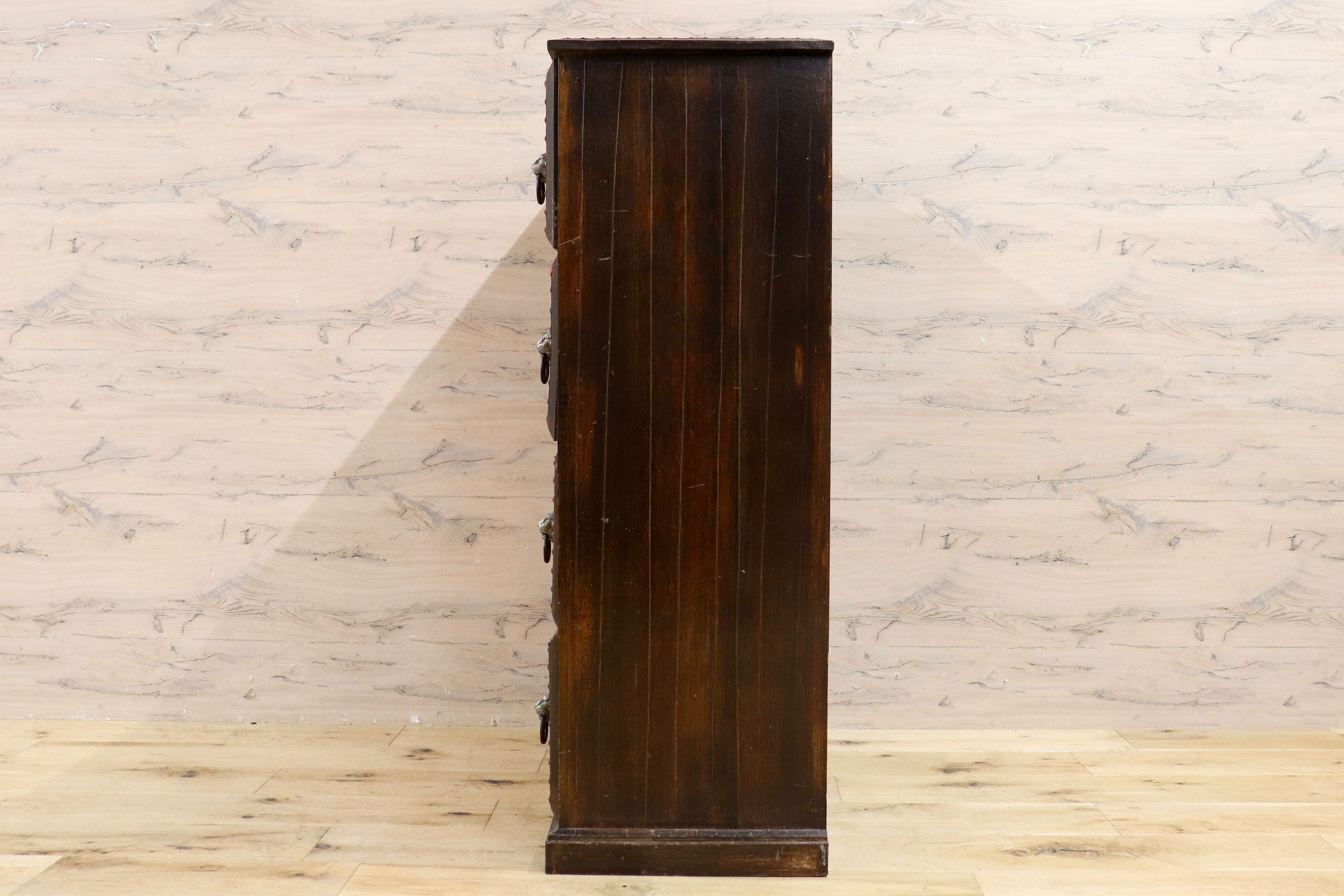 GMHK874○木製チェスト 引き出し 箪笥 収納家具 鋲打ち レザー ライオン 古道具 ヴィンテージ アンティーク