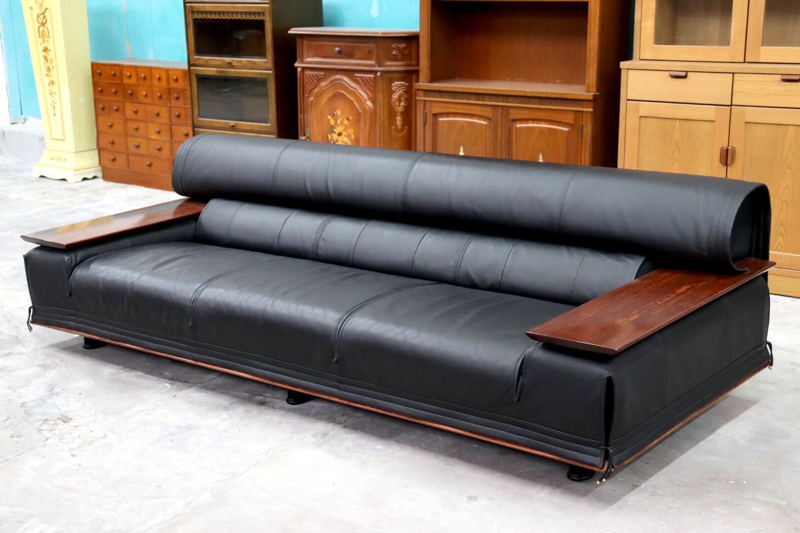 GMIK43○karimoku / カリモク vivente ビベンテ 3人掛けソファ トリプルソファ 本革 ブラック 花梨材 最高級 応接 定価約72万 美品