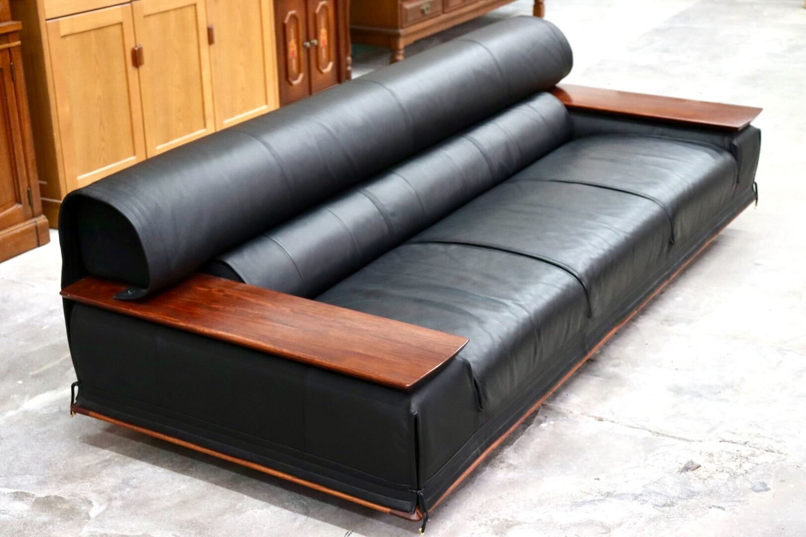 GMIK43○karimoku / カリモク vivente ビベンテ 3人掛けソファ トリプルソファ 本革 ブラック 花梨材 最高級 応接 定価約72万 美品