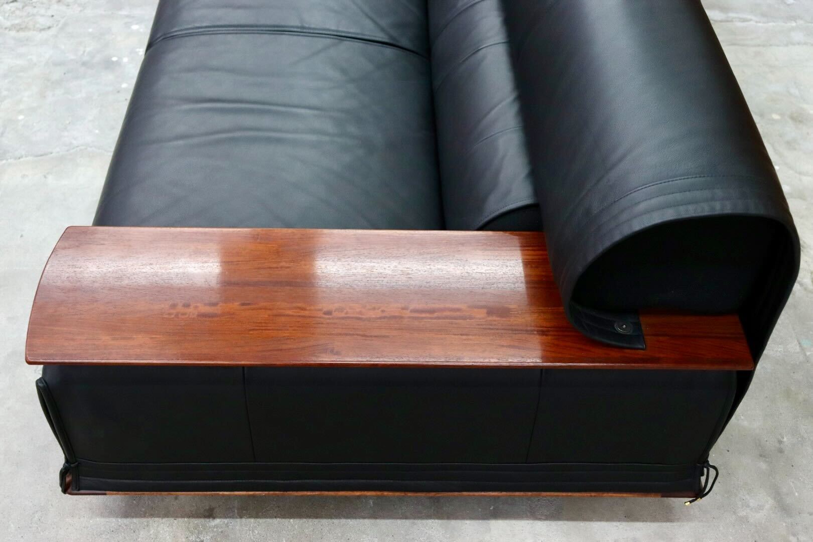 GMIK43○karimoku / カリモク vivente ビベンテ 3人掛けソファ トリプルソファ 本革 ブラック 花梨材 最高級 応接 定価約72万 美品