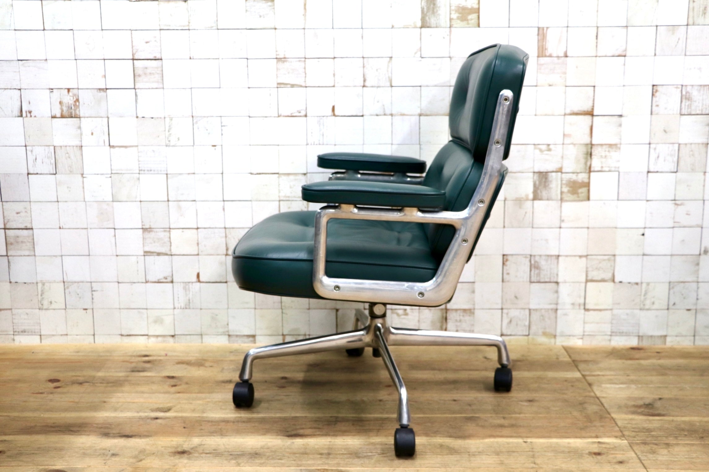 GMJO87F○Herman Miller / ハーマンミラー イームズ エグゼクティブチェア タイムライフチェア 本革 グリーン チャールズ&レイ 定価約95万