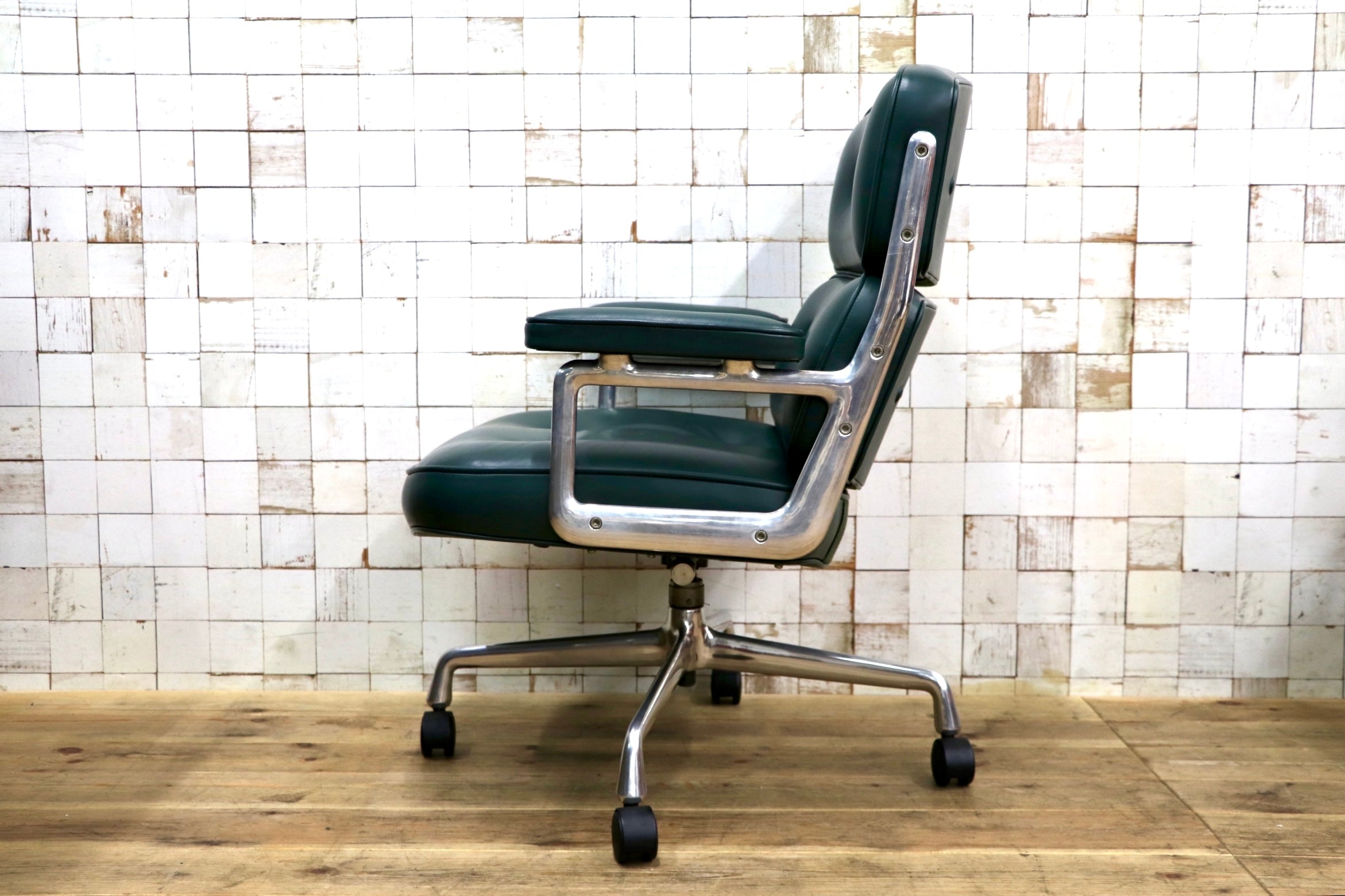 GMJO87D○Herman Miller / ハーマンミラー イームズ エグゼクティブチェア タイムライフチェア 本革 グリーン チャールズ&レイ 定価約95万